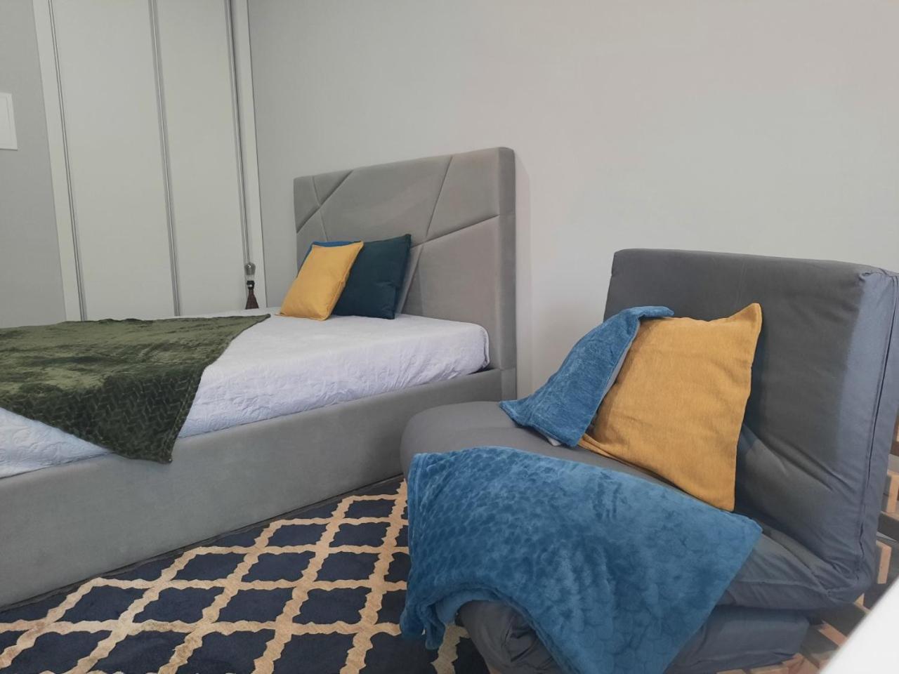 Deluxe Double Room with Extra Bed - Photo 2