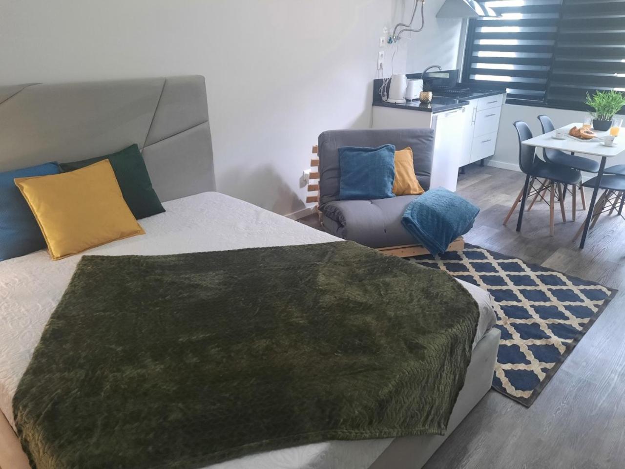 Deluxe Double Room with Extra Bed - Photo 5