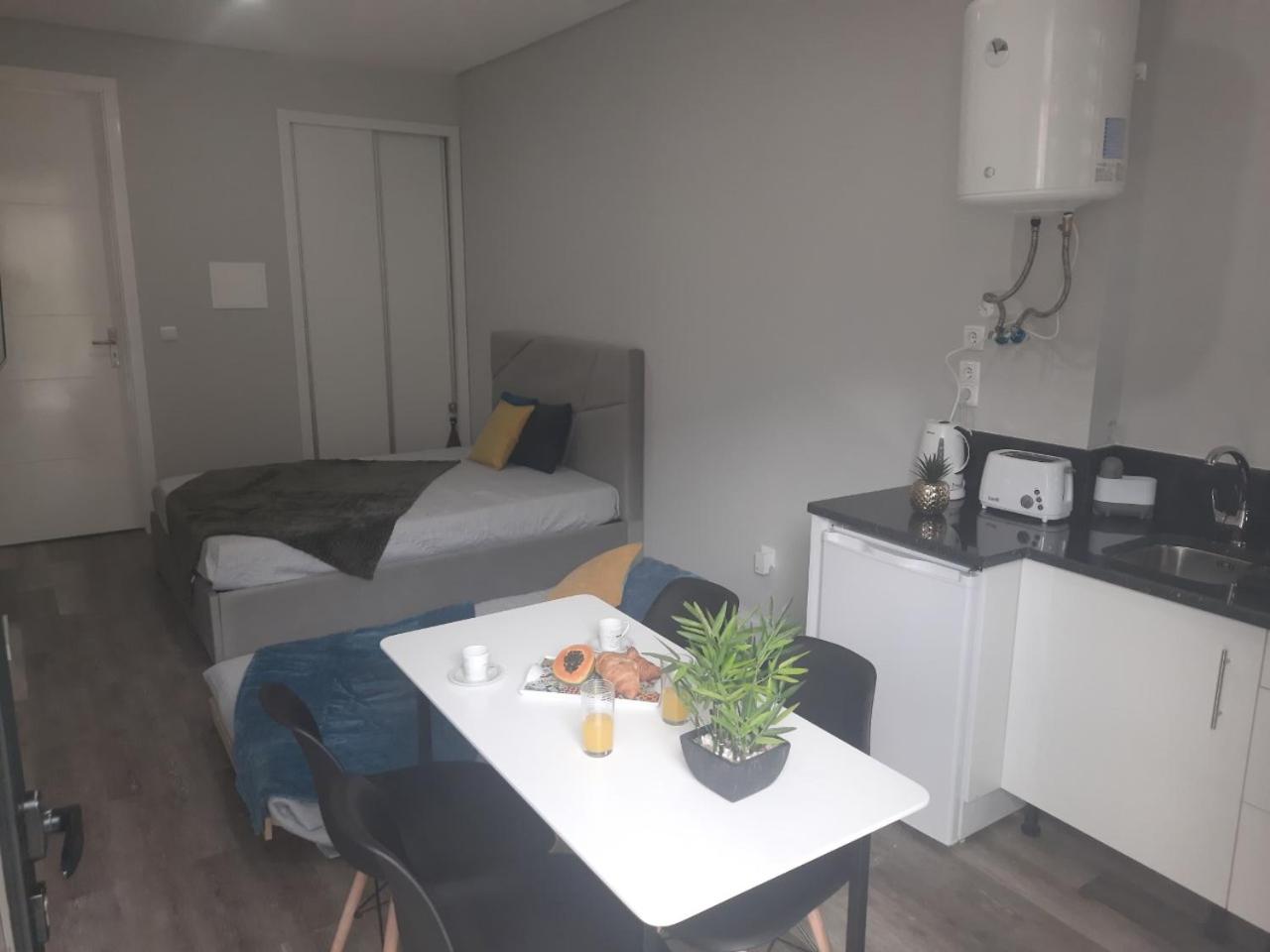 Deluxe Double Room with Extra Bed - Photo 4