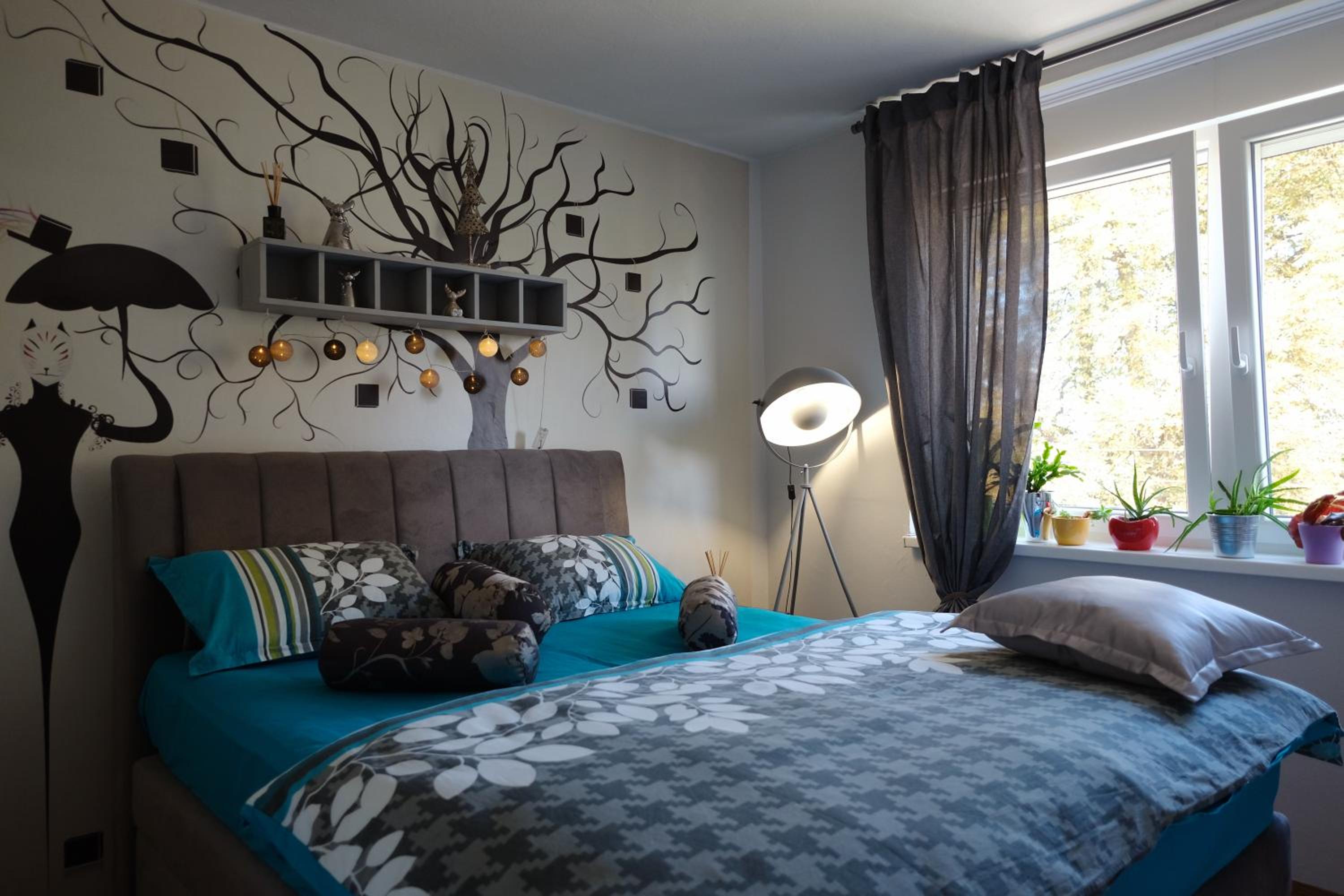 One-Bedroom Apartment - Photo 1
