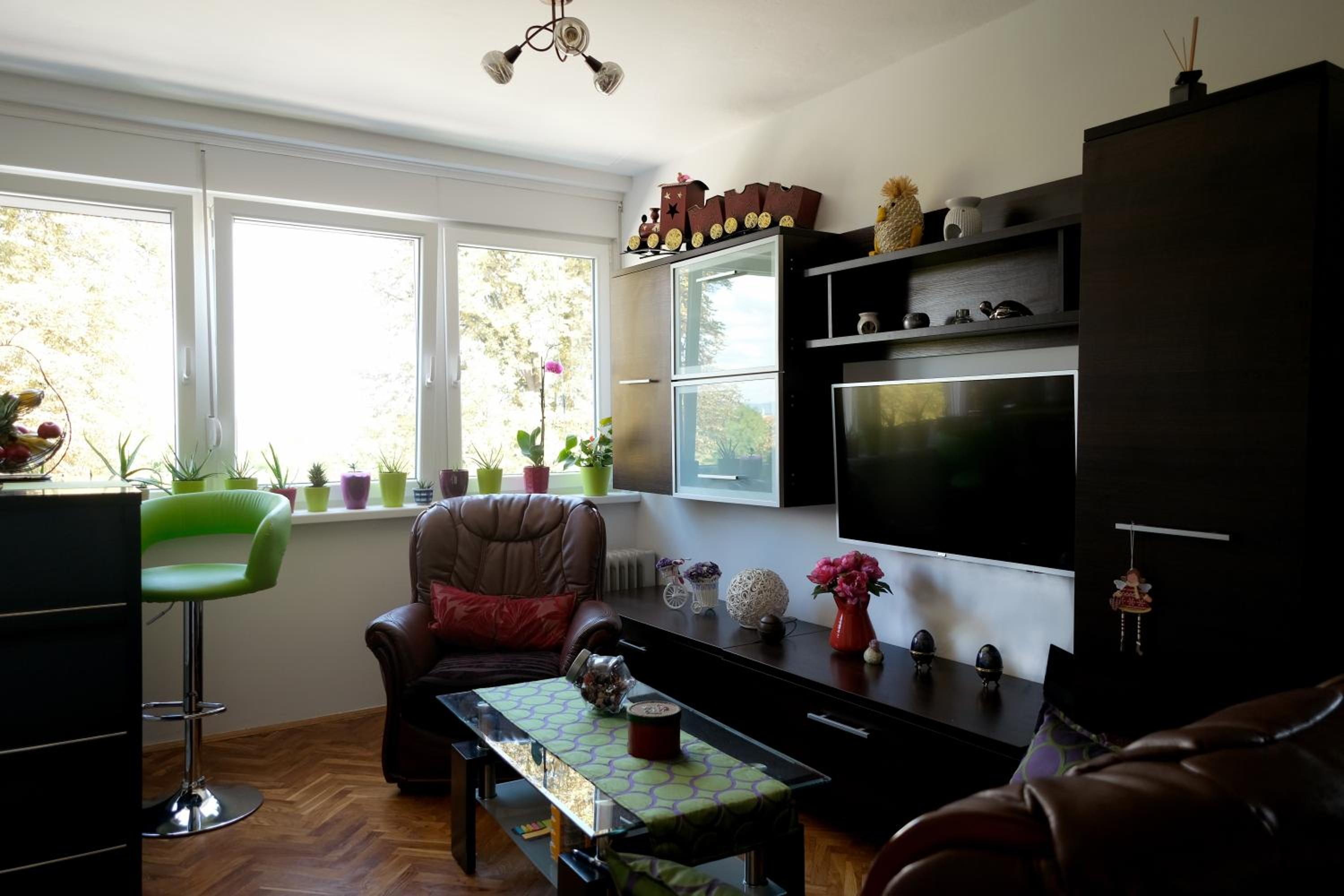 One-Bedroom Apartment - Photo 6