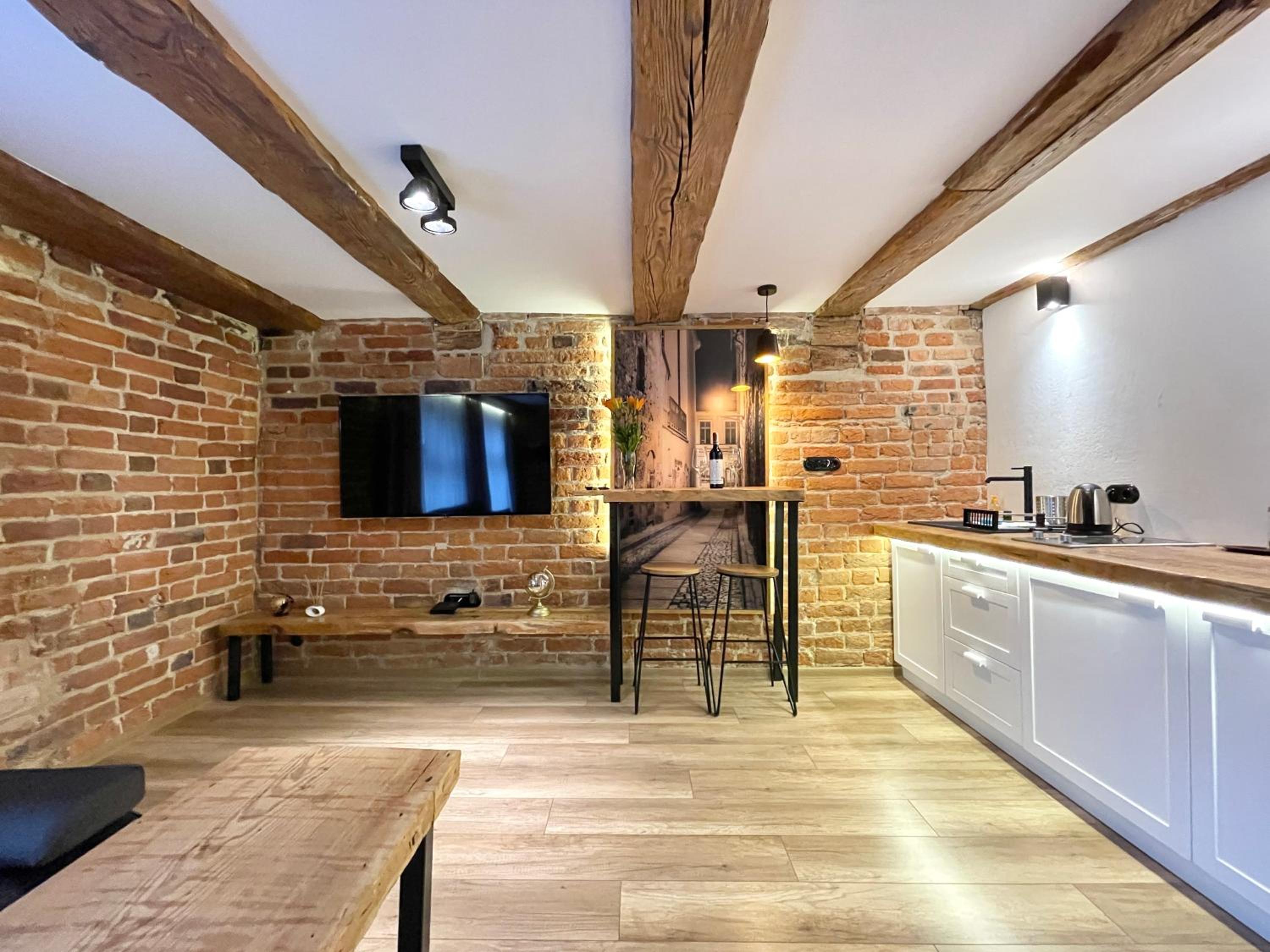 Studio Apartment - Photo 2