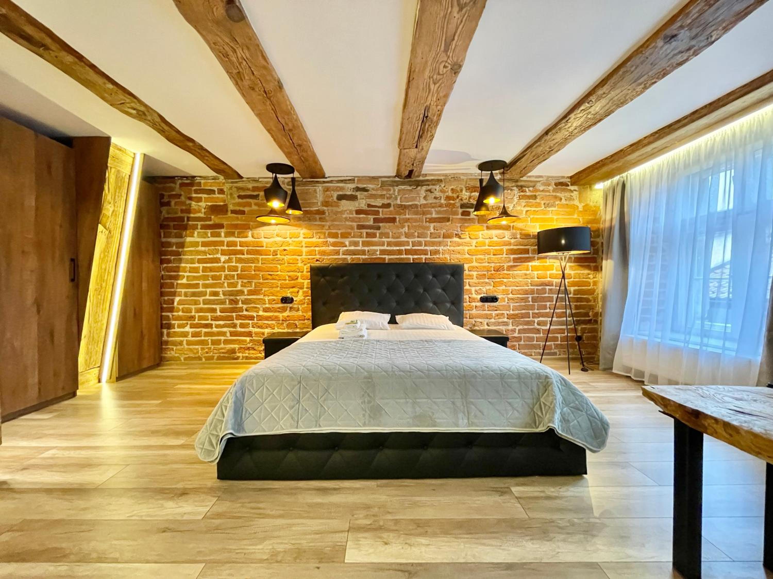 Studio Apartment - Photo 3