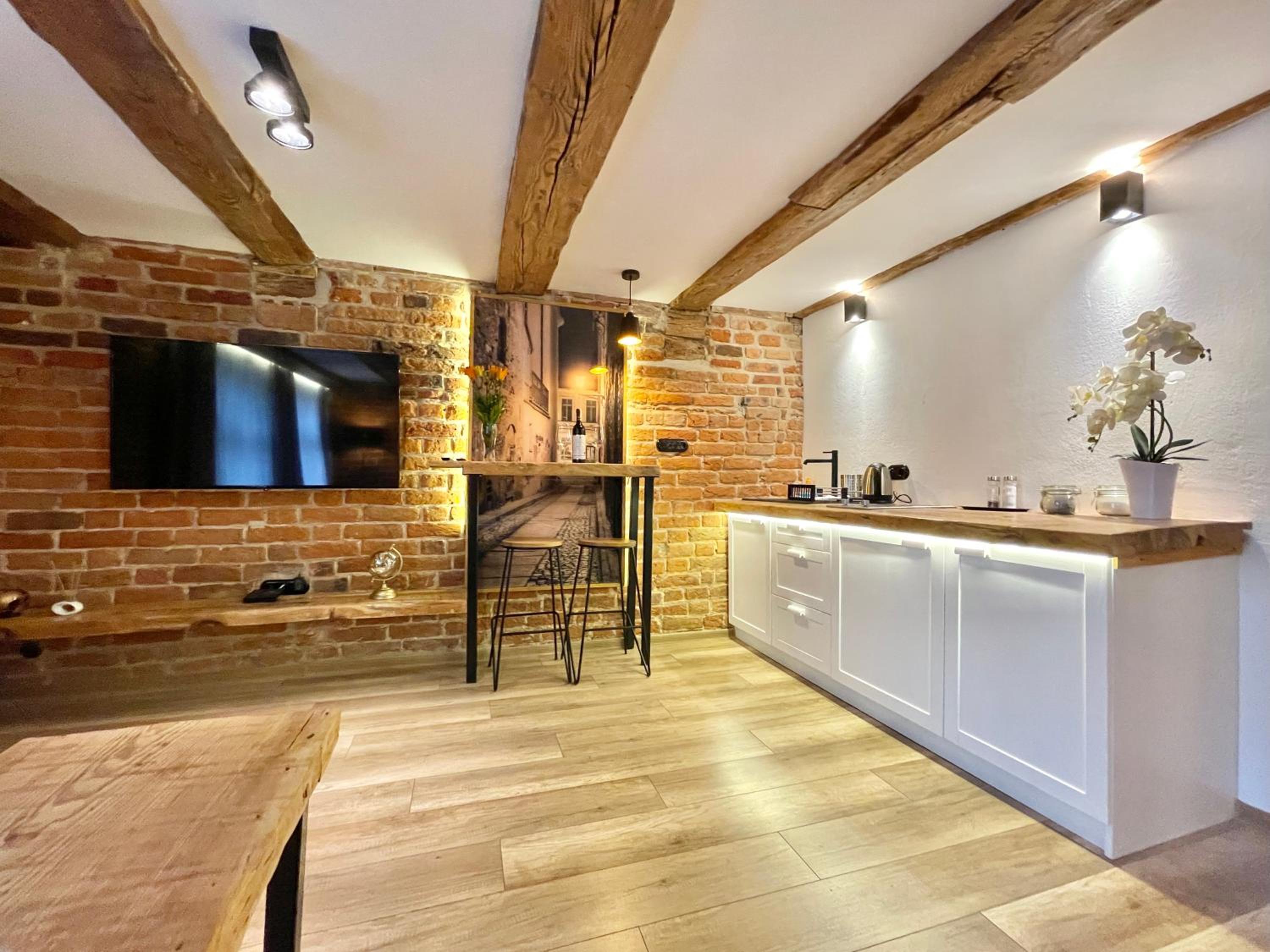 Studio Apartment - Photo 4