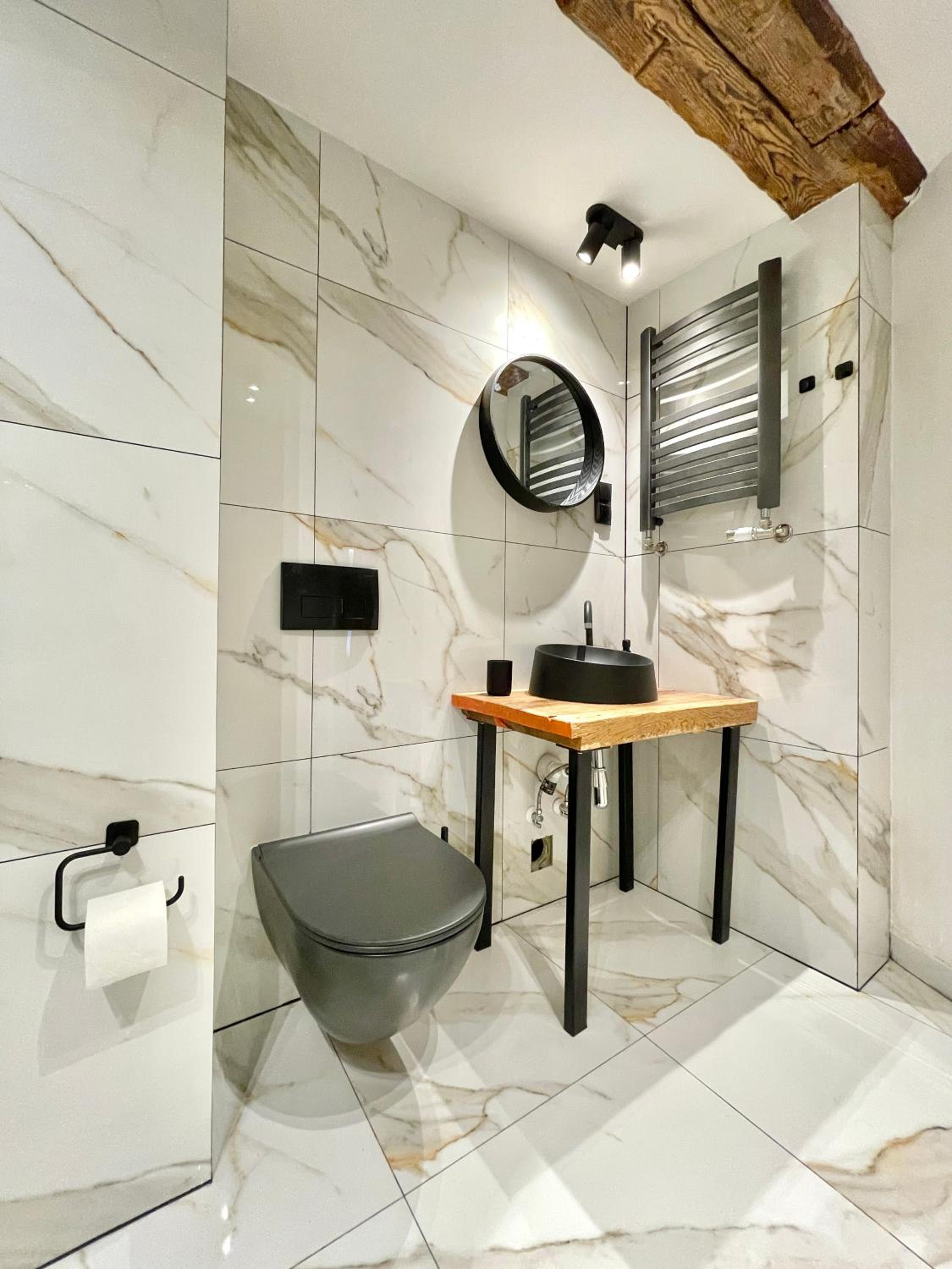 Studio Apartment - Photo 11