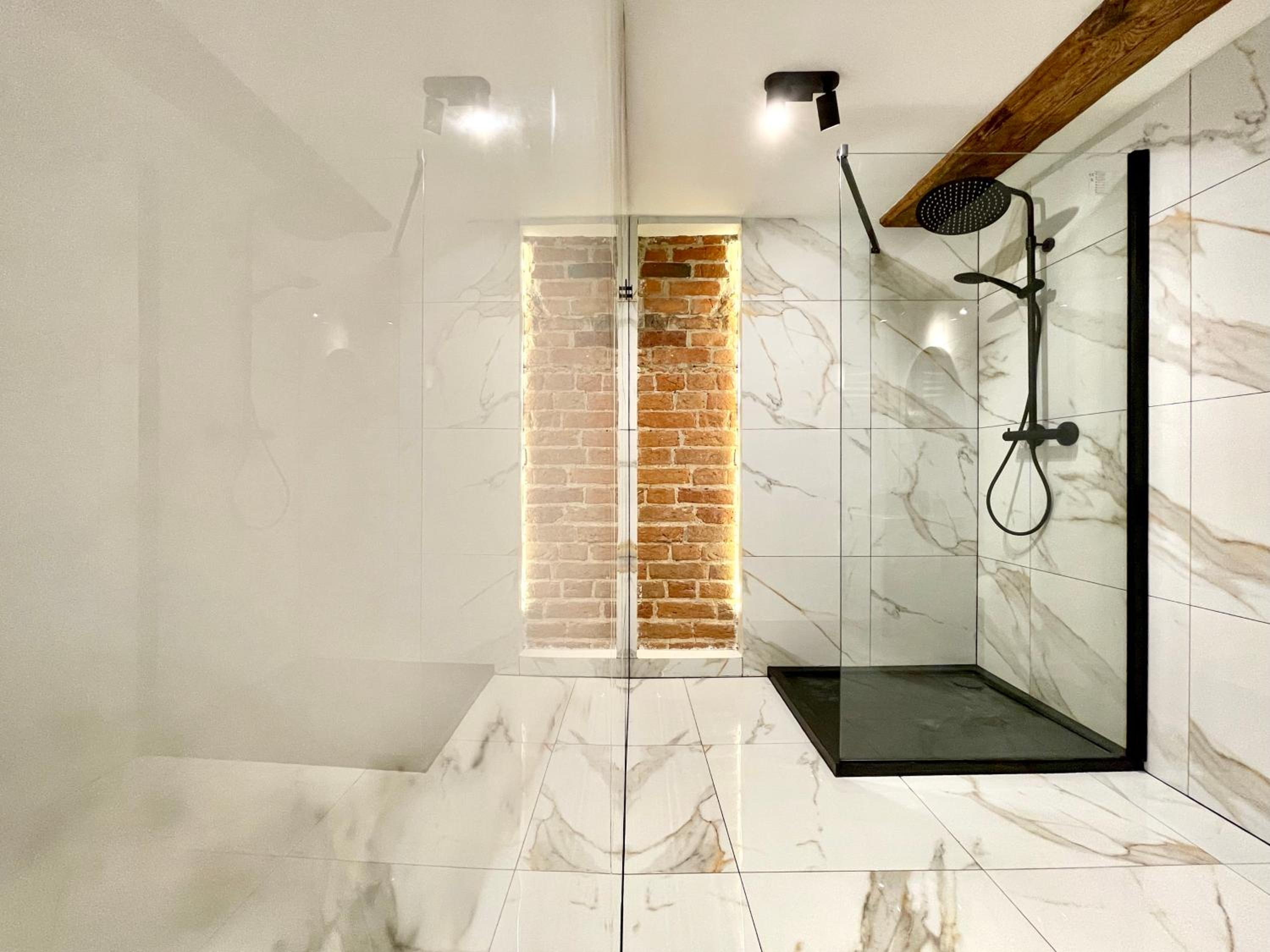 Studio Apartment - Photo 13