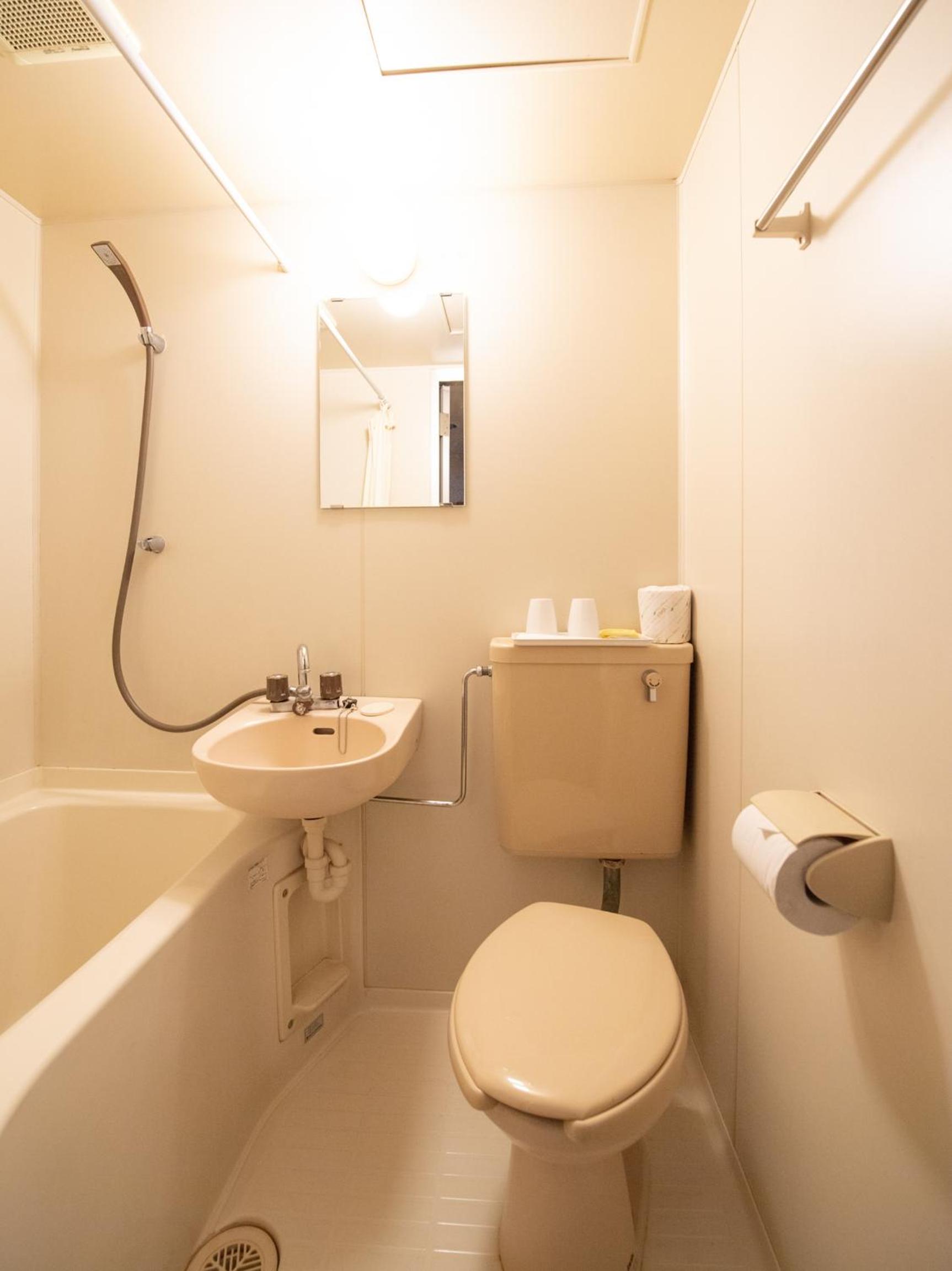 Single Room With Bathroom photo 2