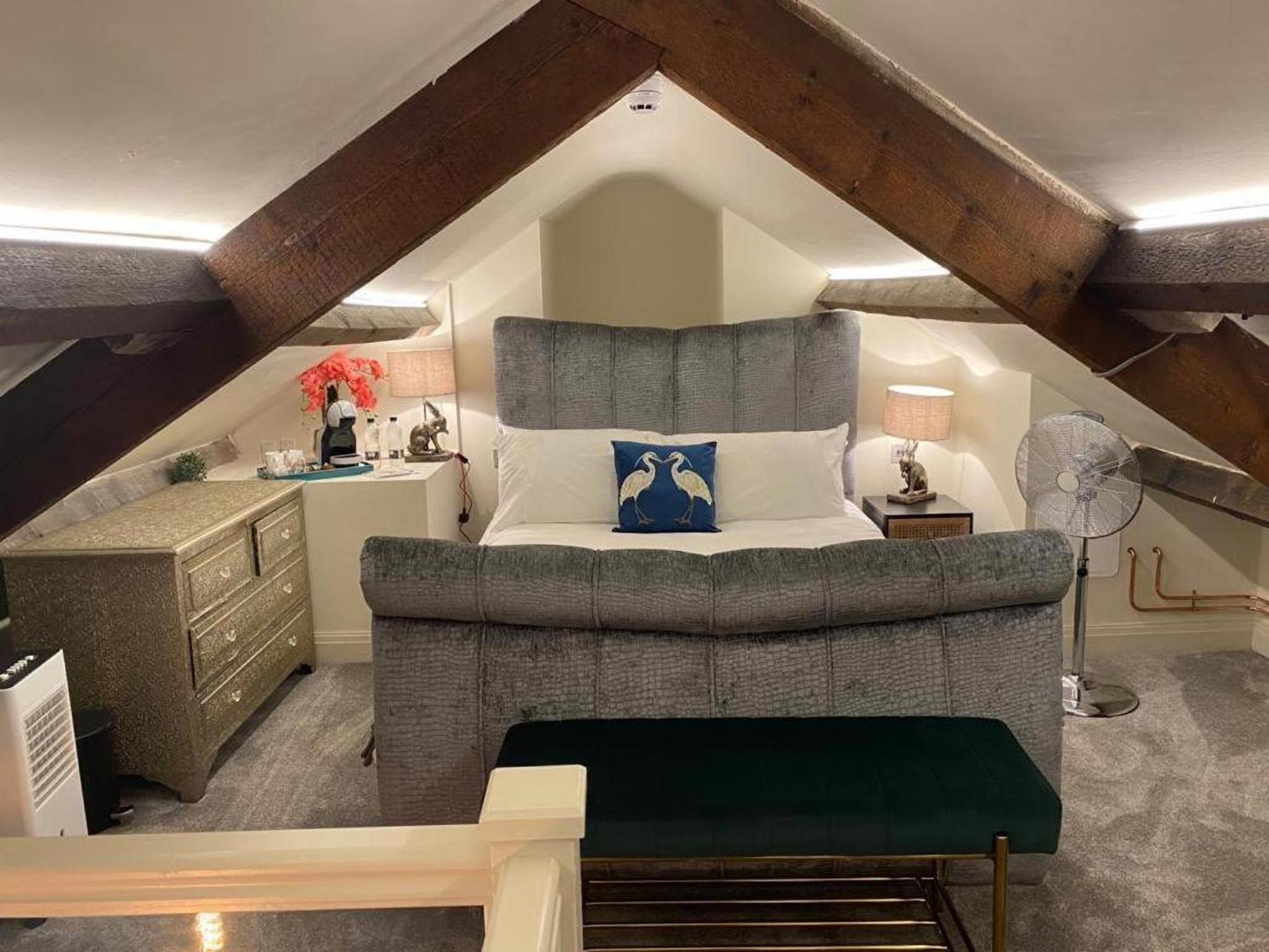 Deluxe Suite - Photo 5
