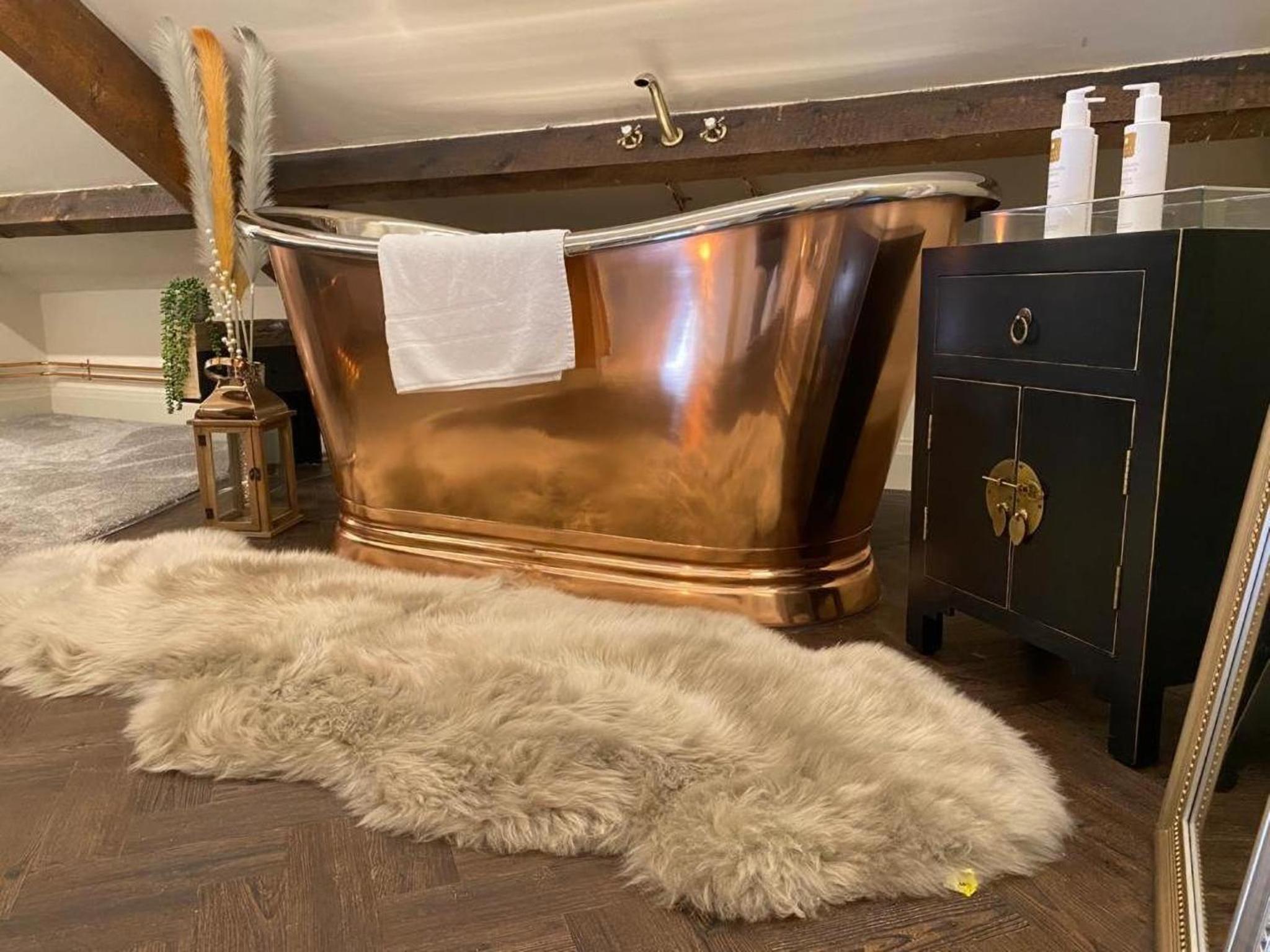 Deluxe Suite - Photo 16