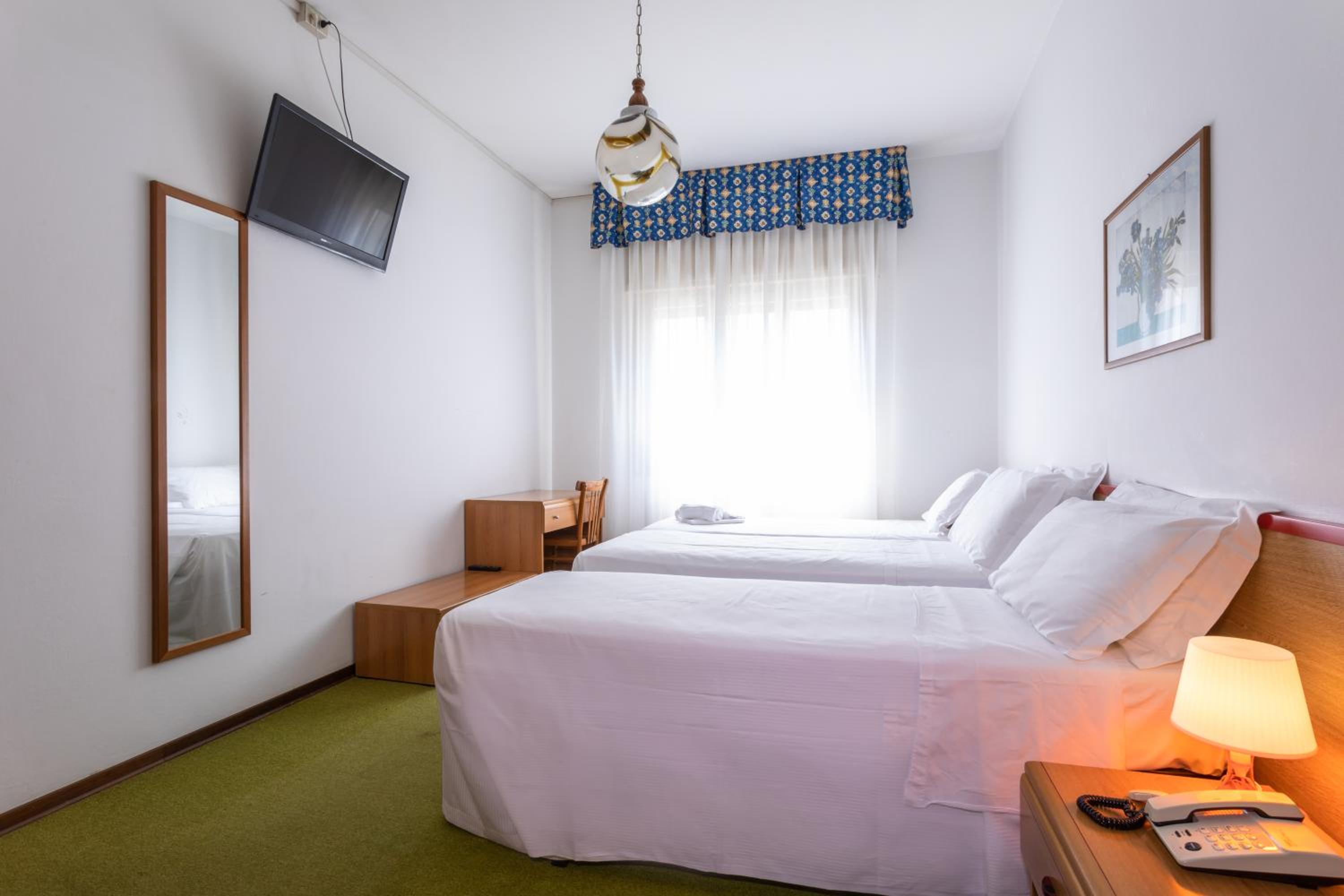 Triple Room - Photo 5