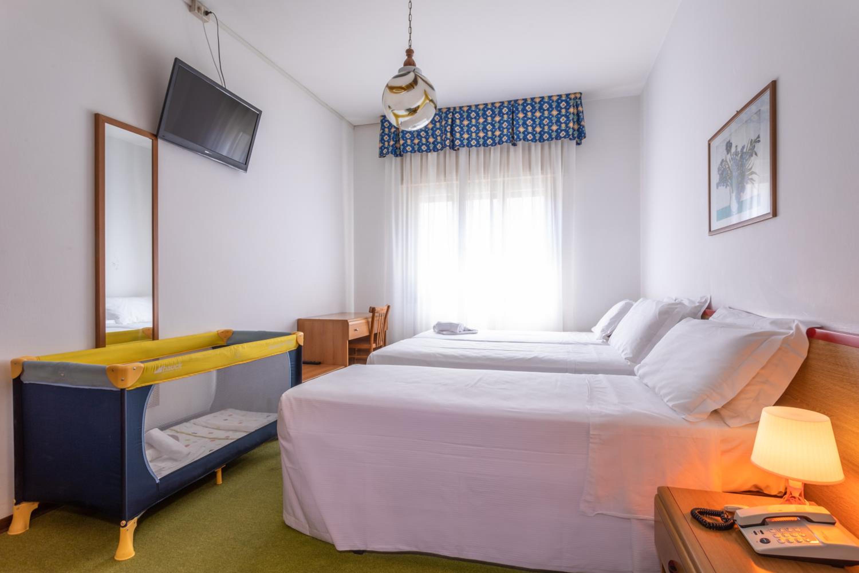 Triple Room - Photo 2
