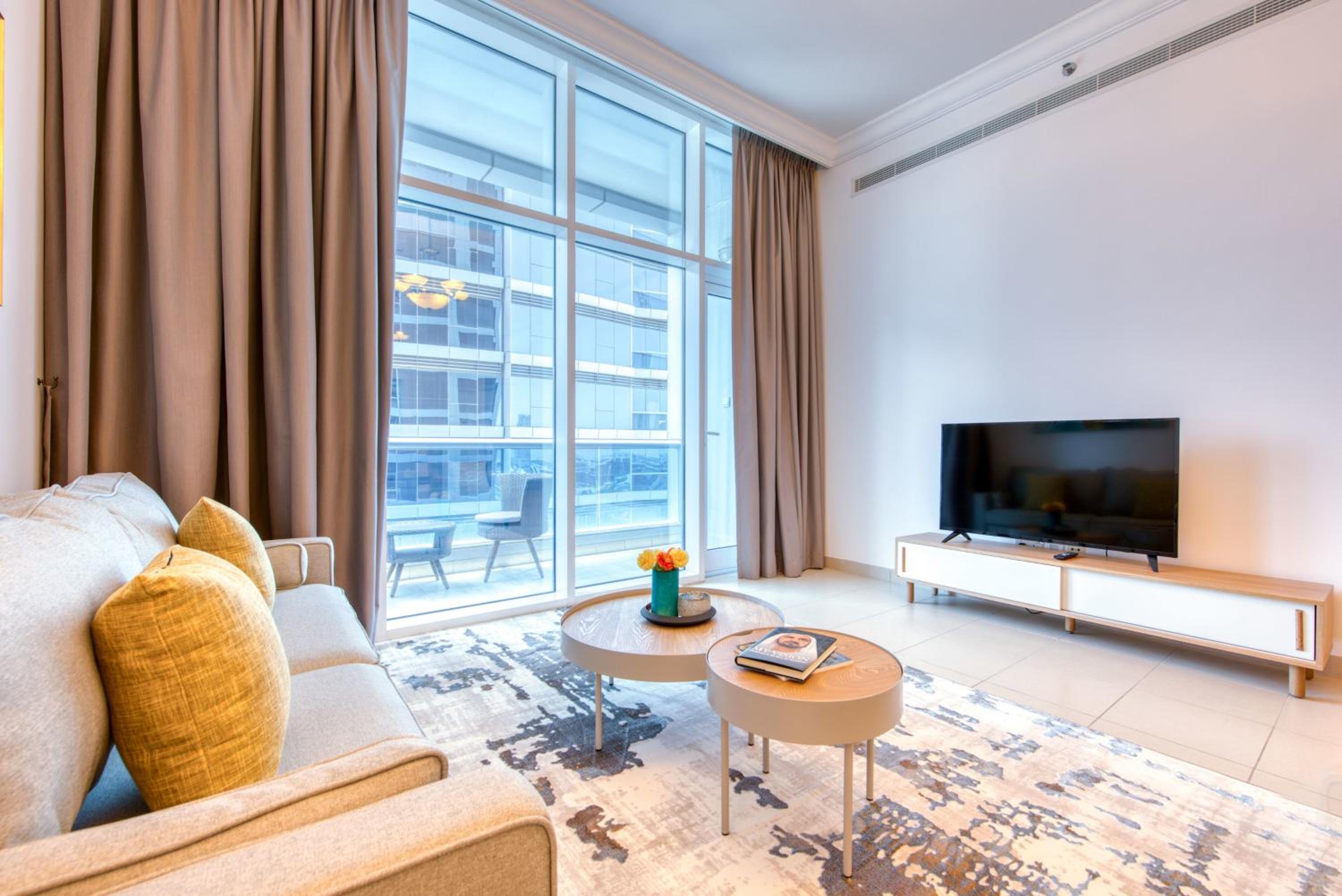 Apartment with Balcony photo 1