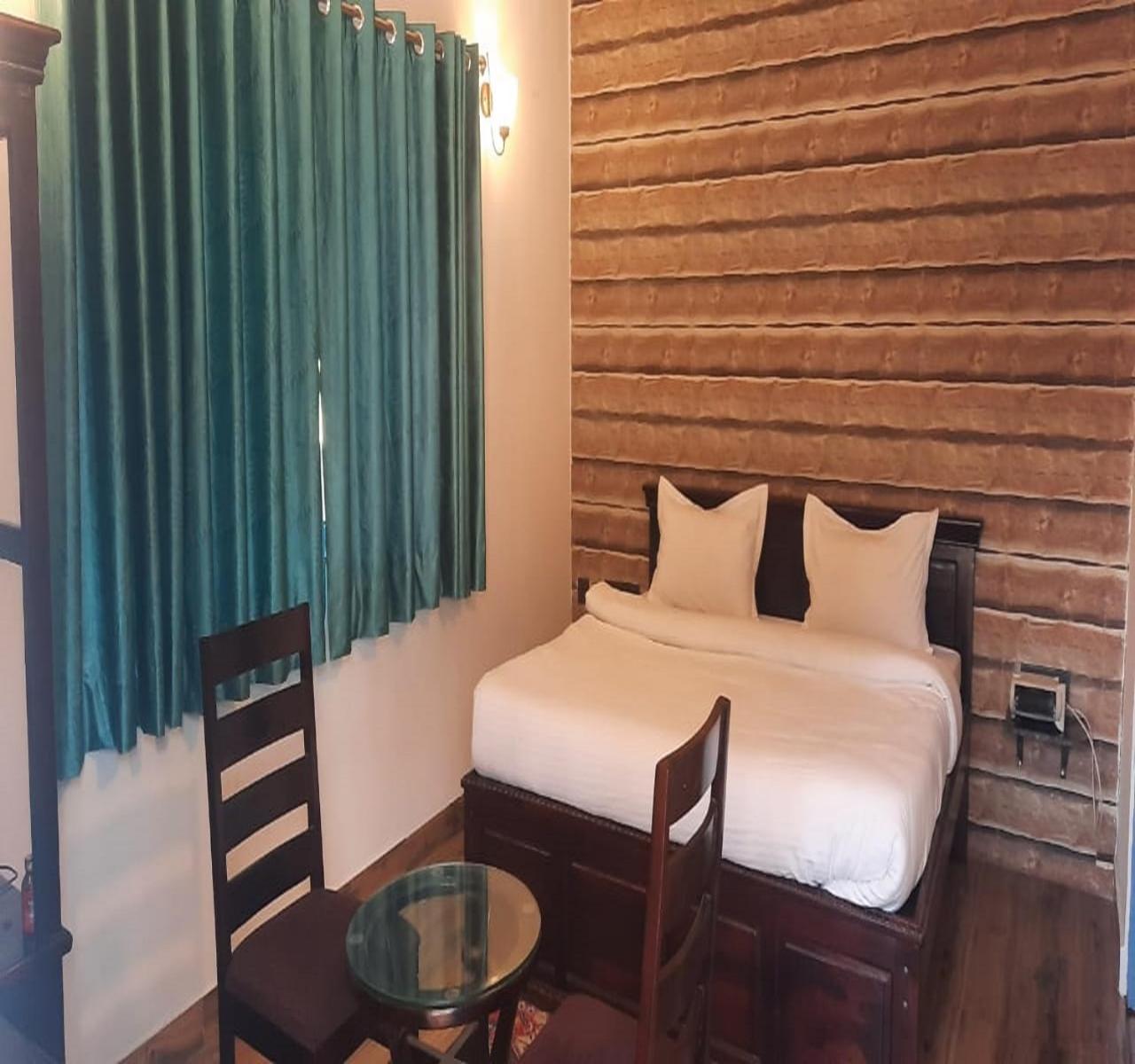 Large Double Room photo 2