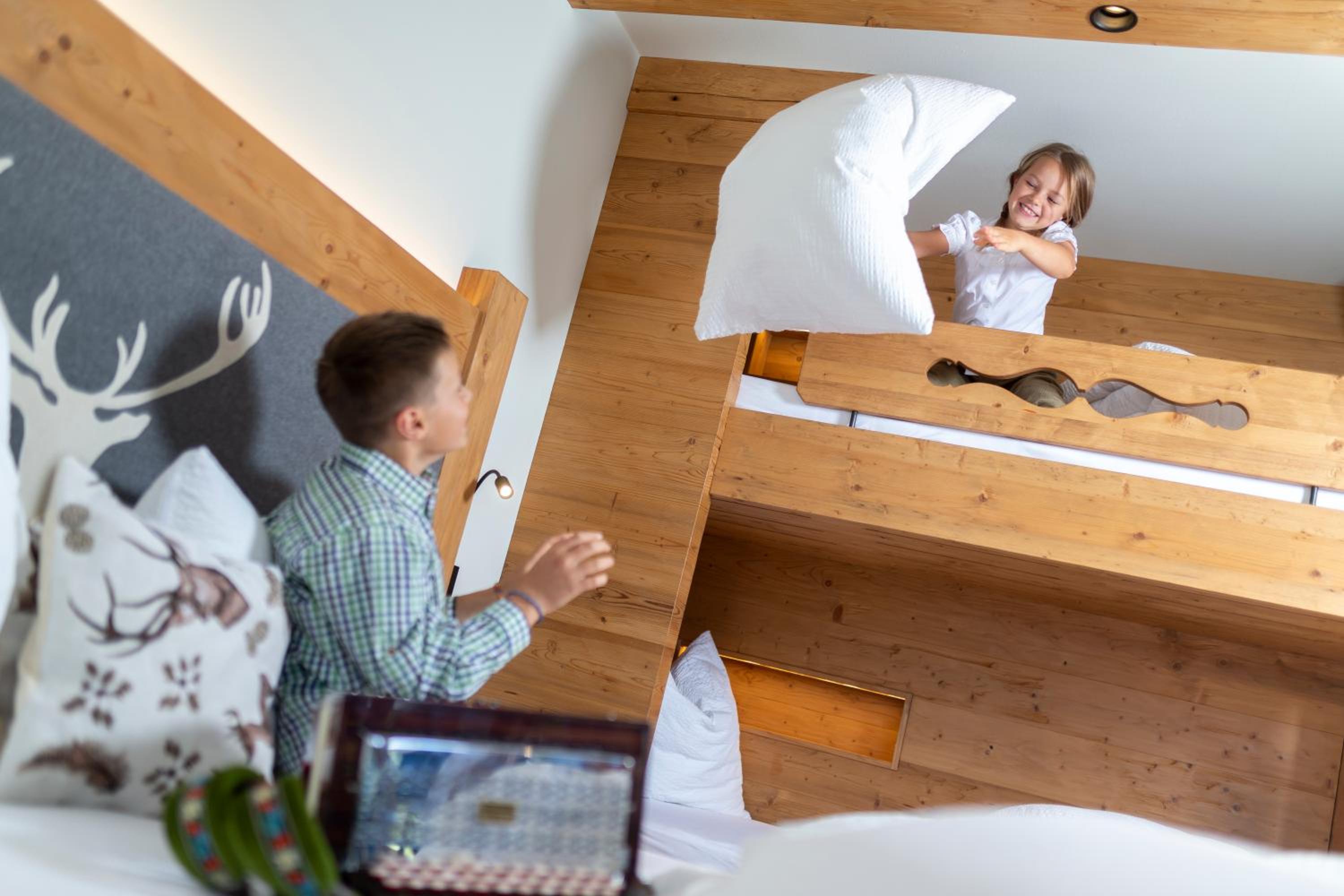 Quadruple Room with Balcony - Photo 7