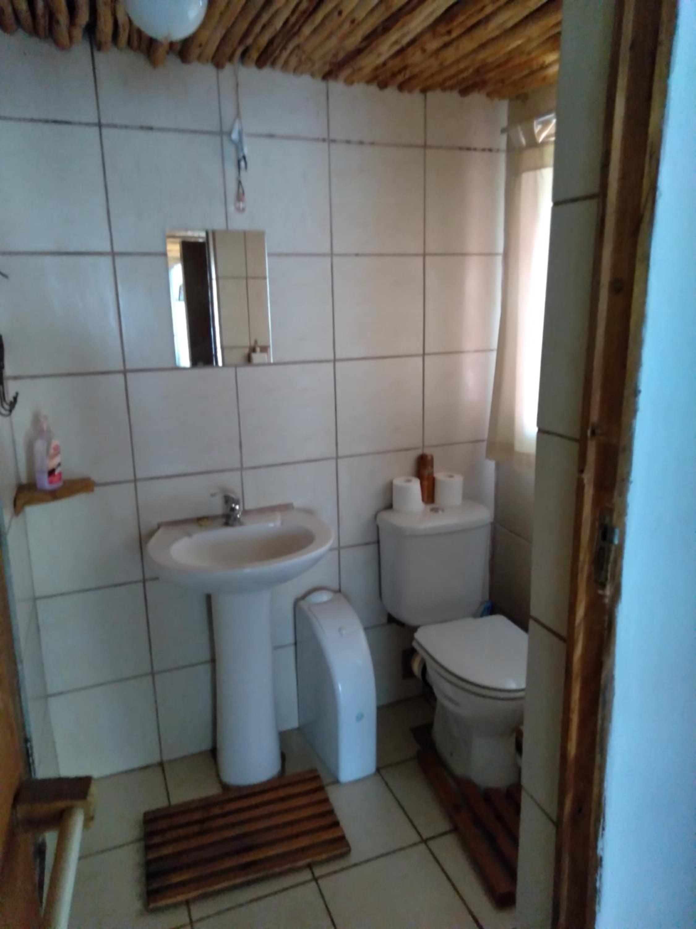 Three-Bedroom House photo 3