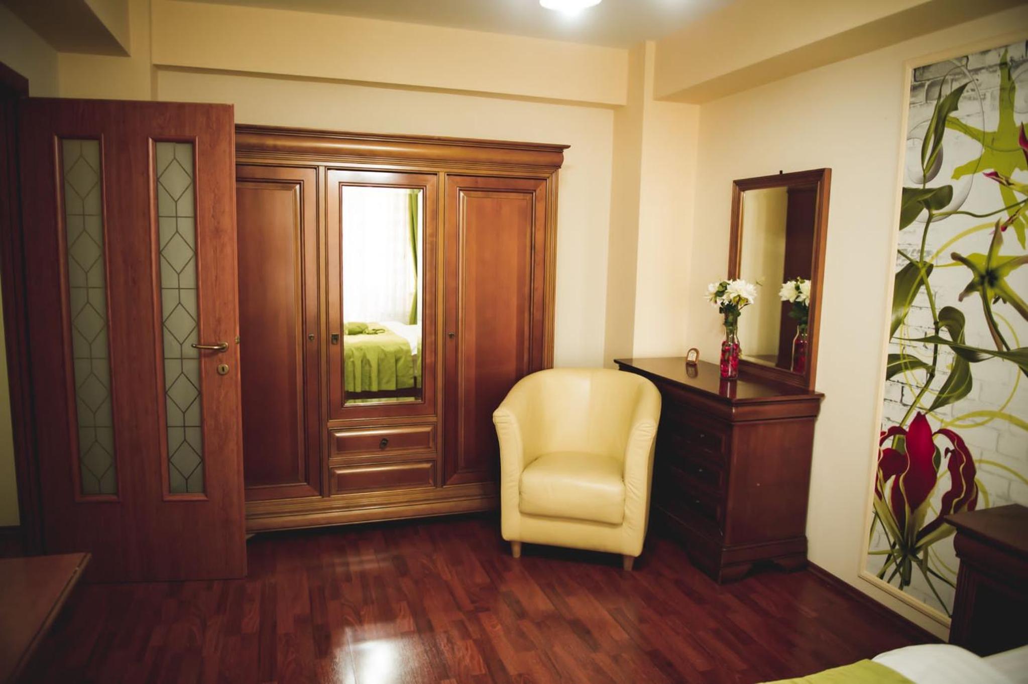 One-Bedroom Suite - Photo 13