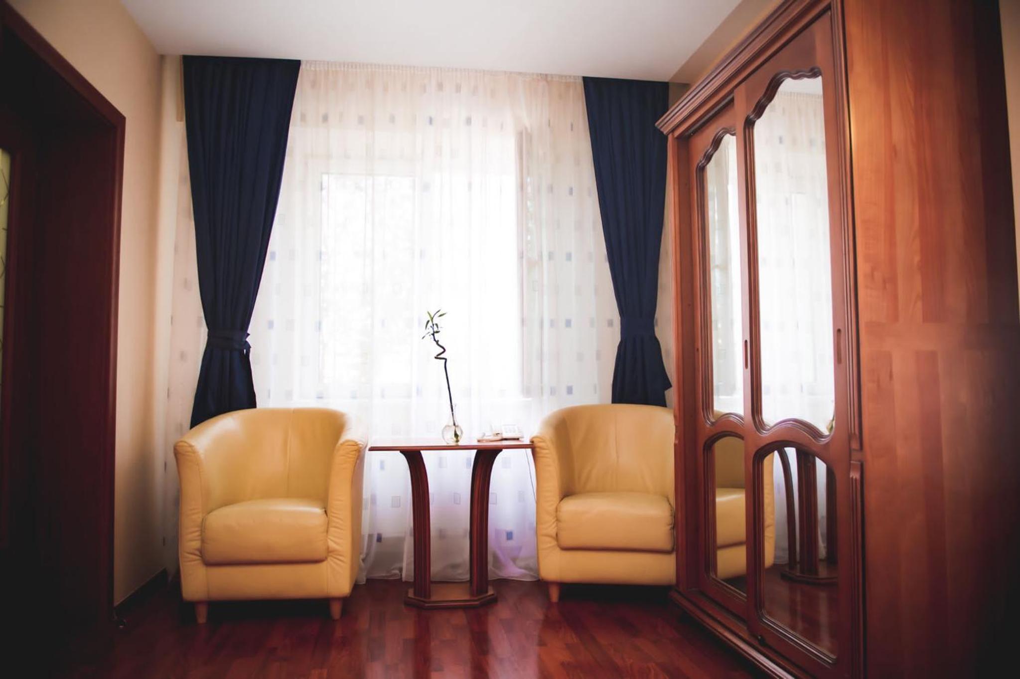 Double Room - Photo 13