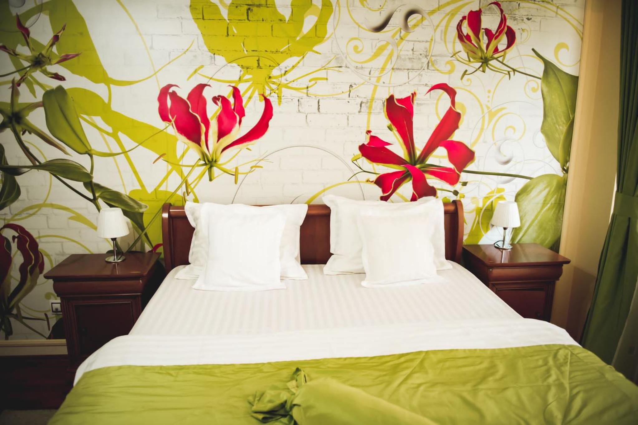 One-Bedroom Suite - Photo 2