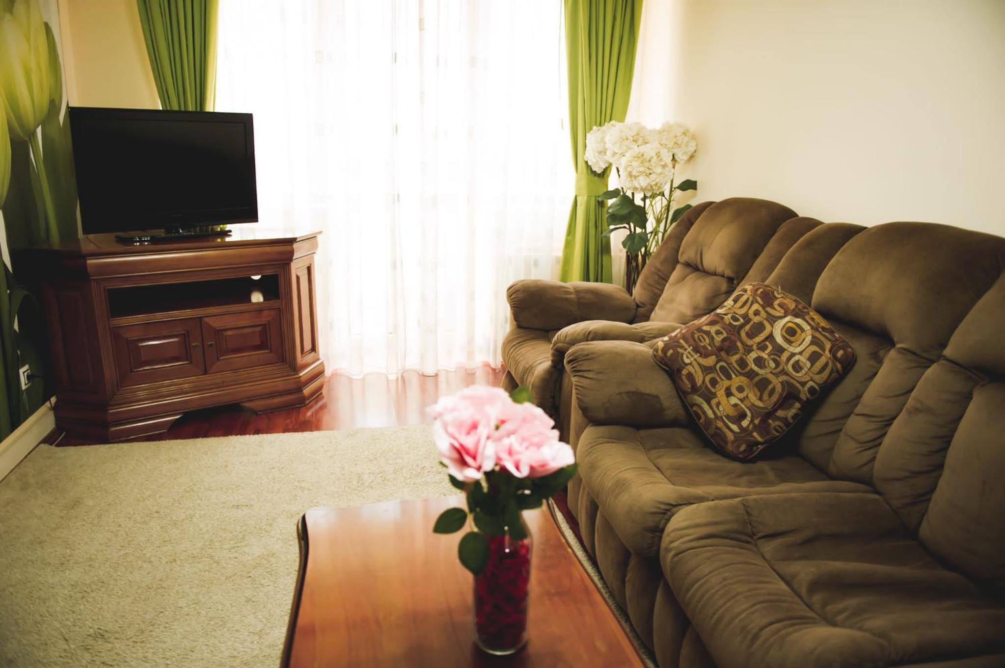 One-Bedroom Suite - Photo 4