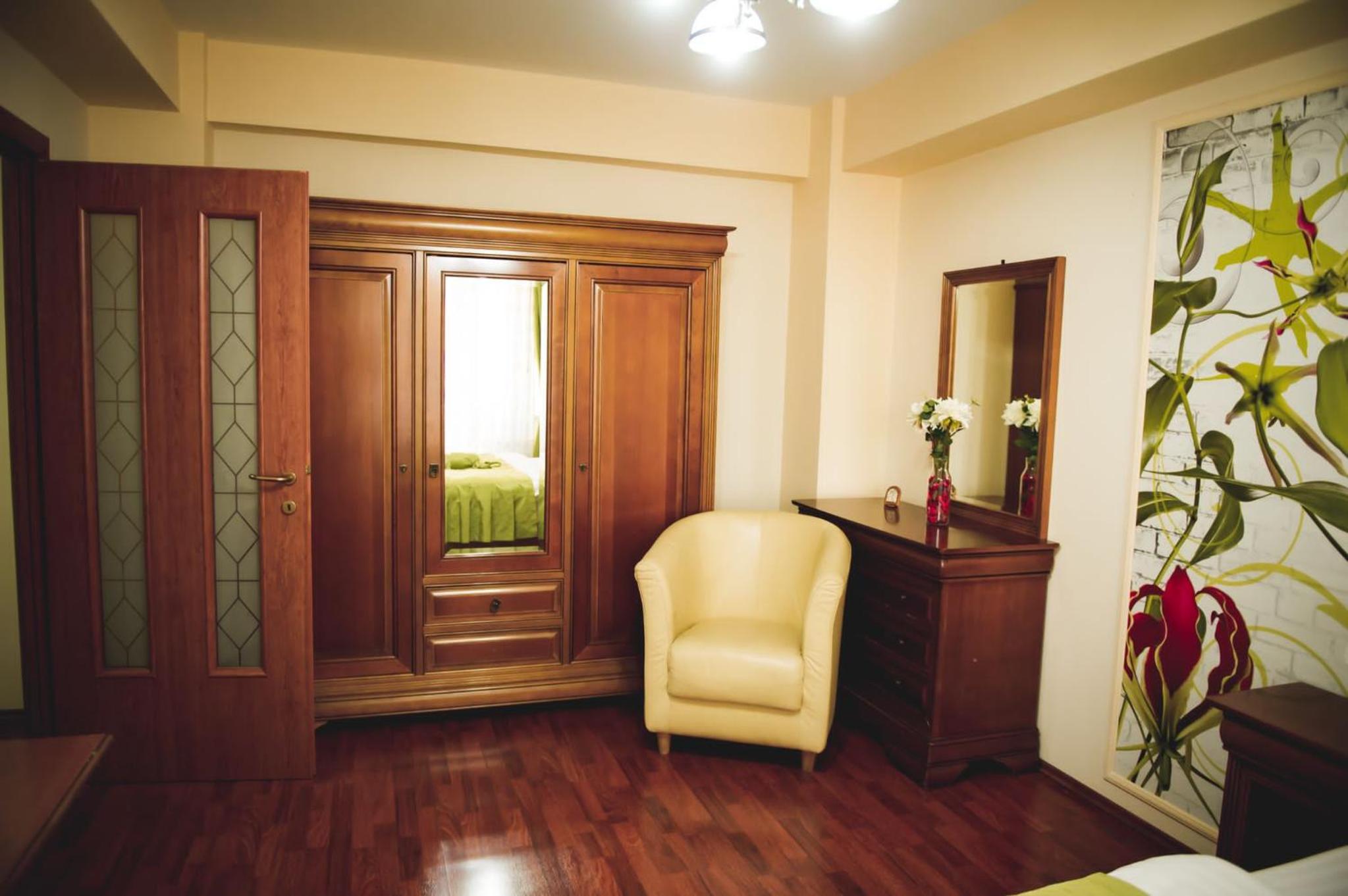 One-Bedroom Suite - Photo 5