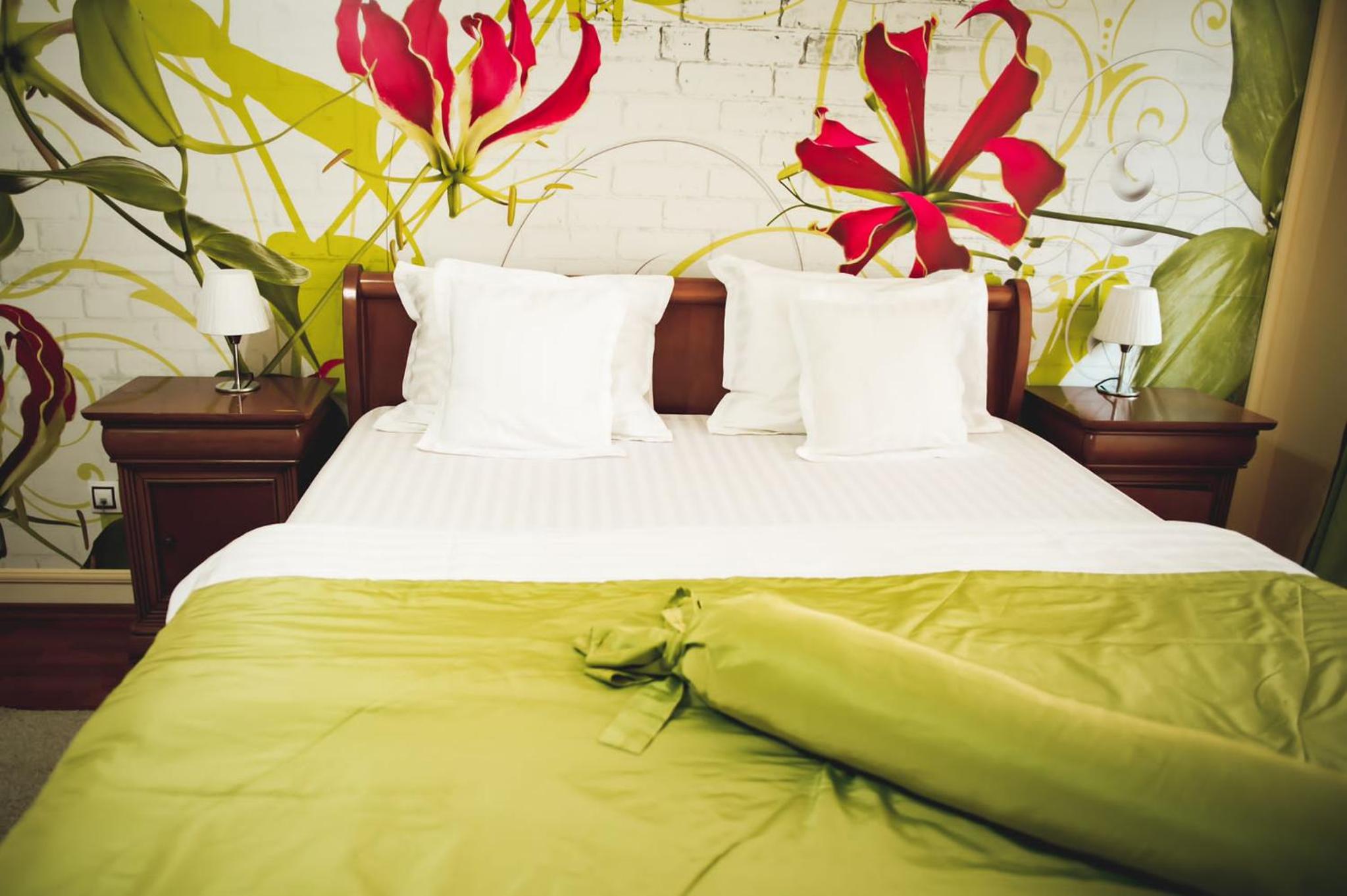One-Bedroom Suite - Photo 6