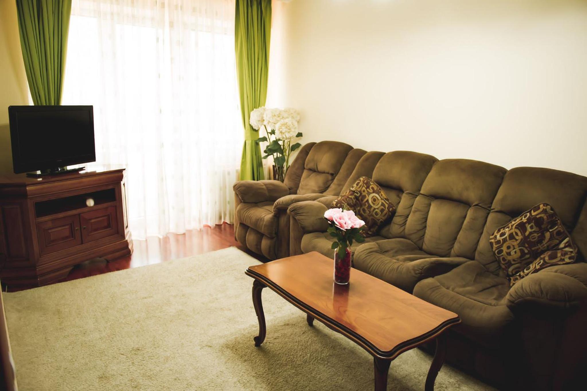 One-Bedroom Suite - Photo 10