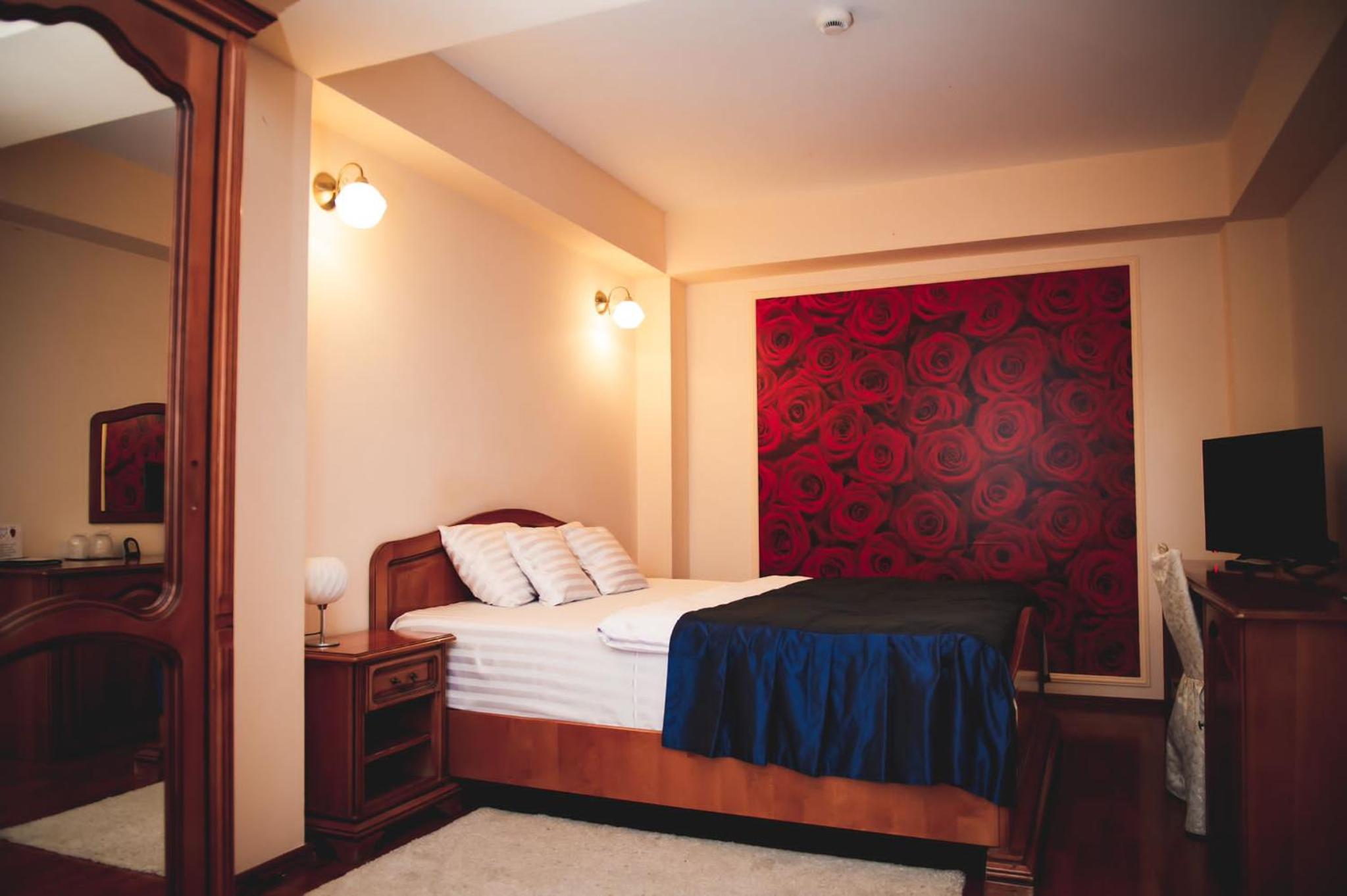 Double Room - Photo 9
