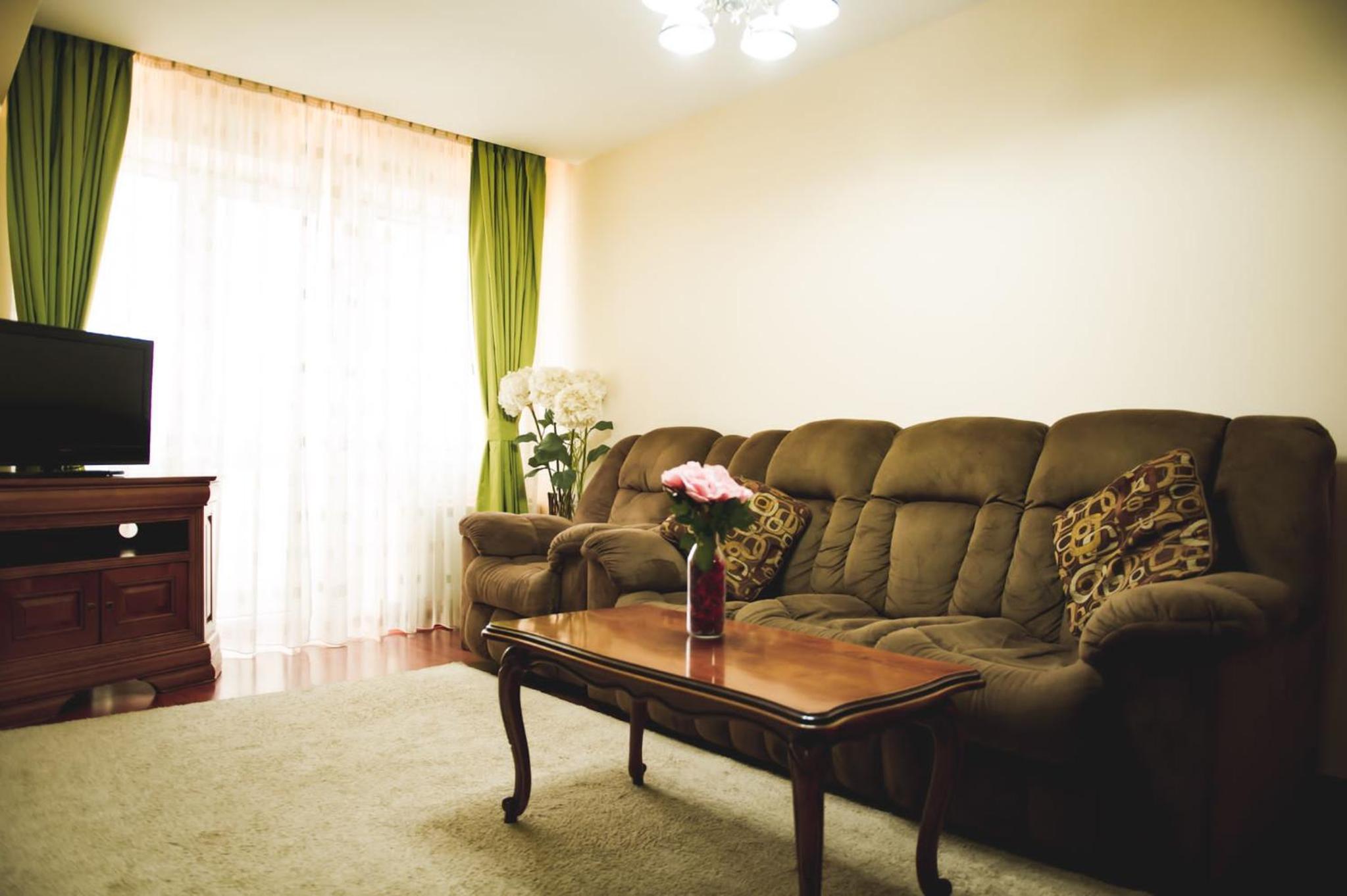 One-Bedroom Suite - Photo 11