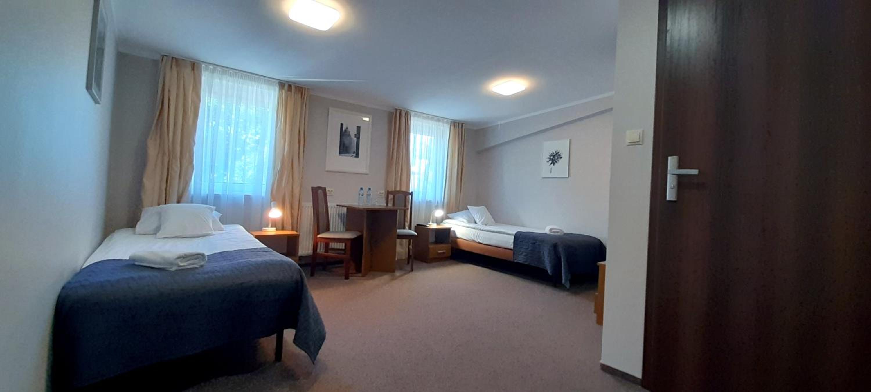Twin Room - Photo 1