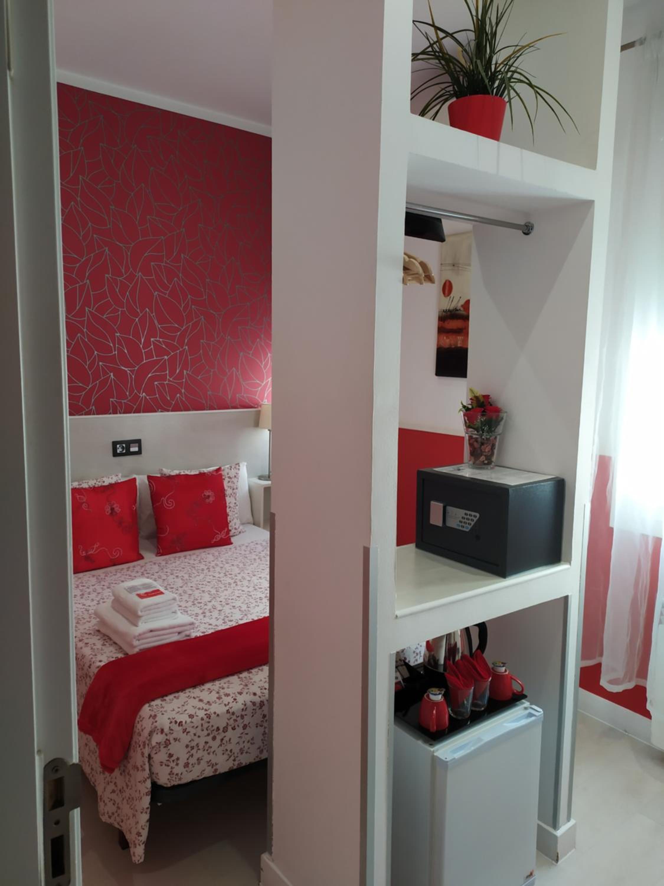 Small Double Room - Photo 20