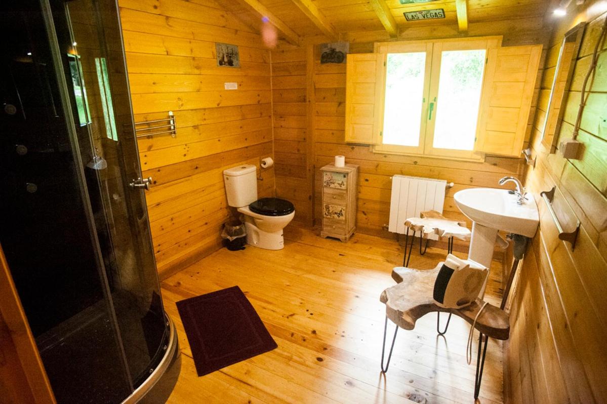 Three-Bedroom House photo 2