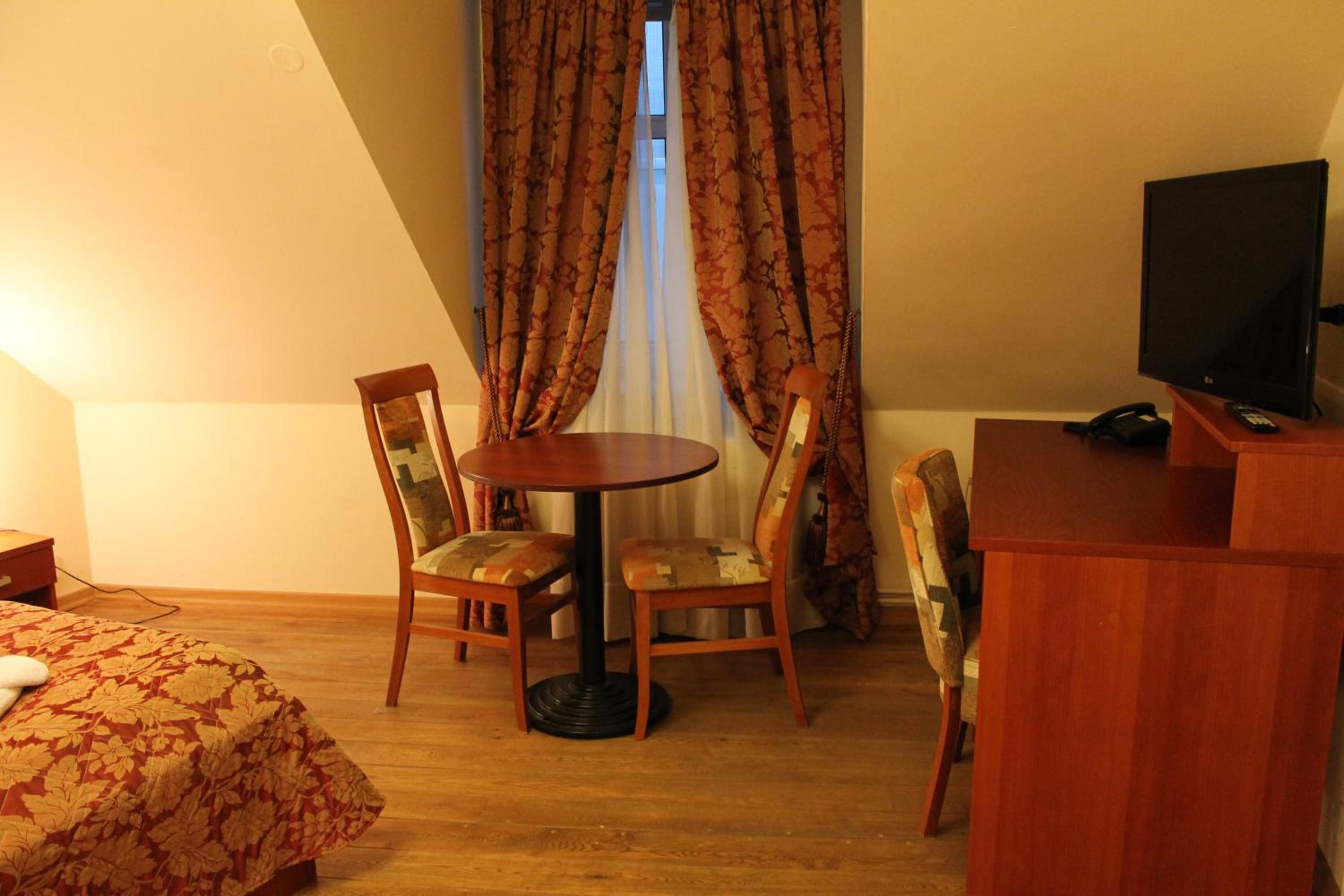 Standard Double Room - Photo 6