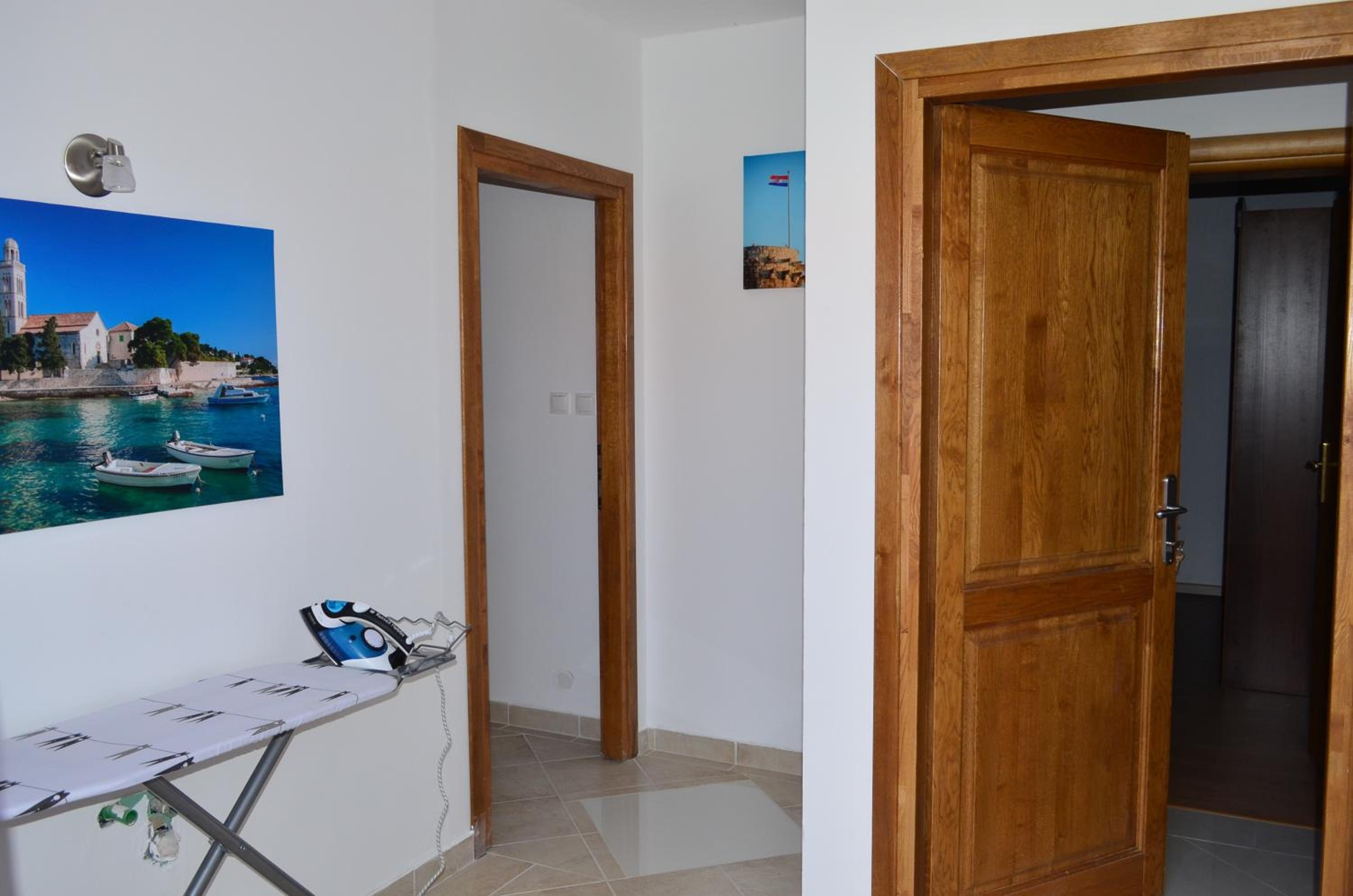 Two-Bedroom Apartment with Balcony photo 2