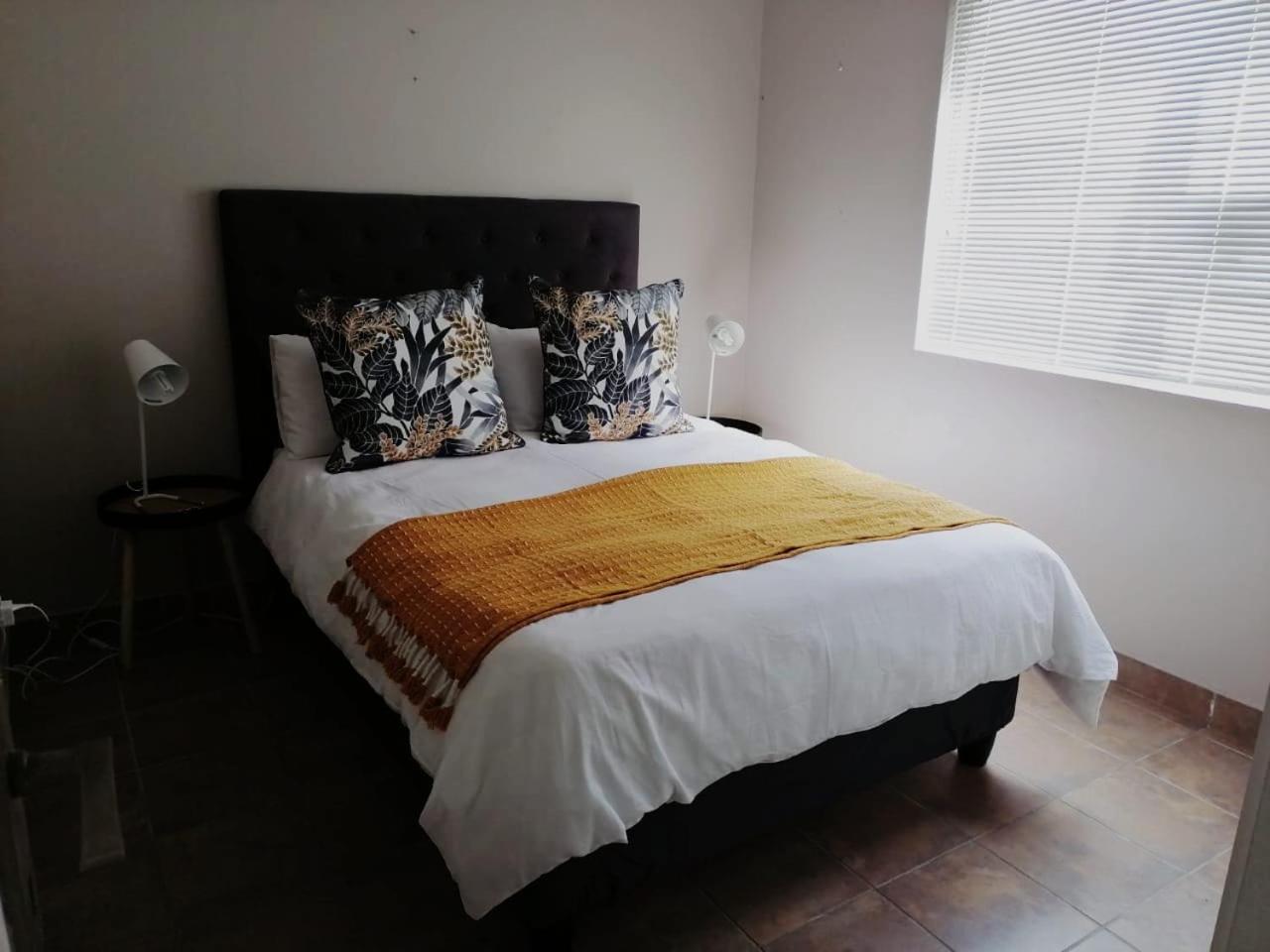 Two-Bedroom House - Photo 13