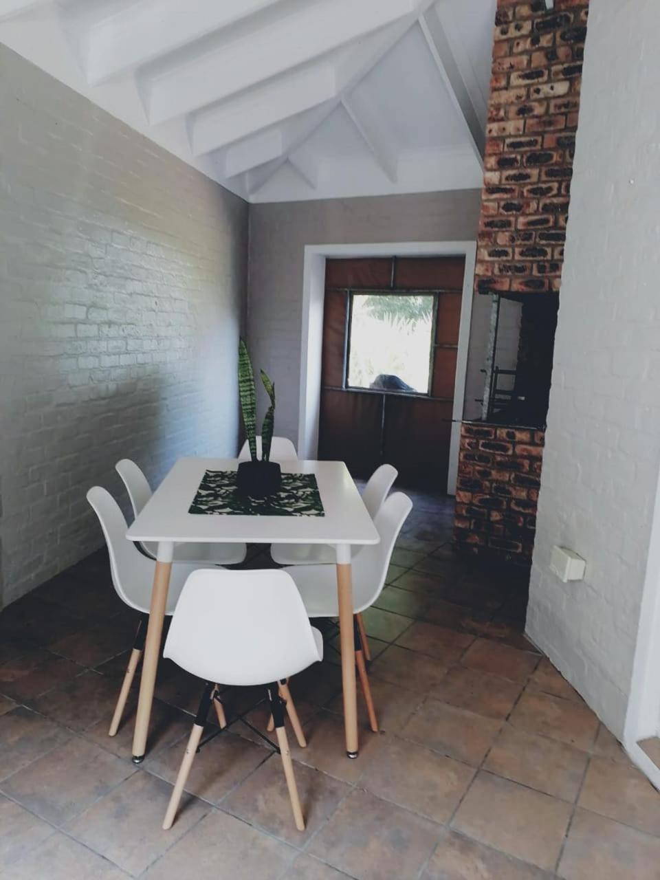 Two-Bedroom House - Photo 6