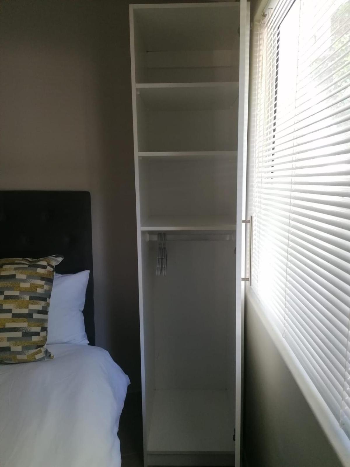 Two-Bedroom House - Photo 5