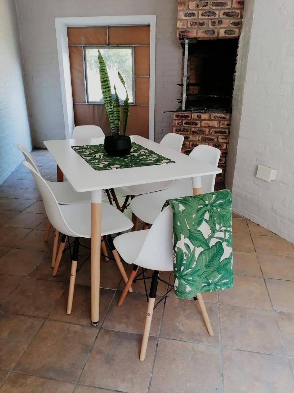 Two-Bedroom House - Photo 4