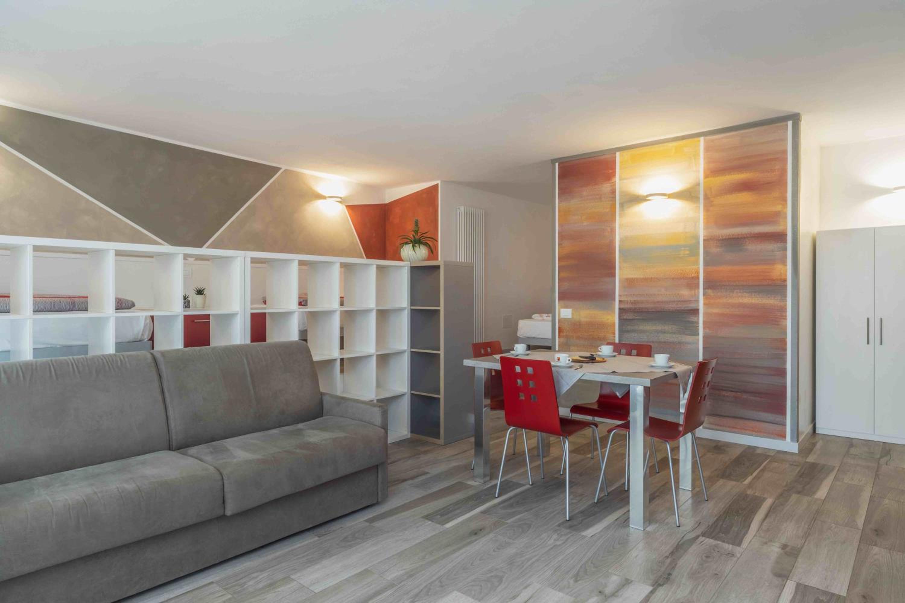 Apartment - Split Level - Photo 7
