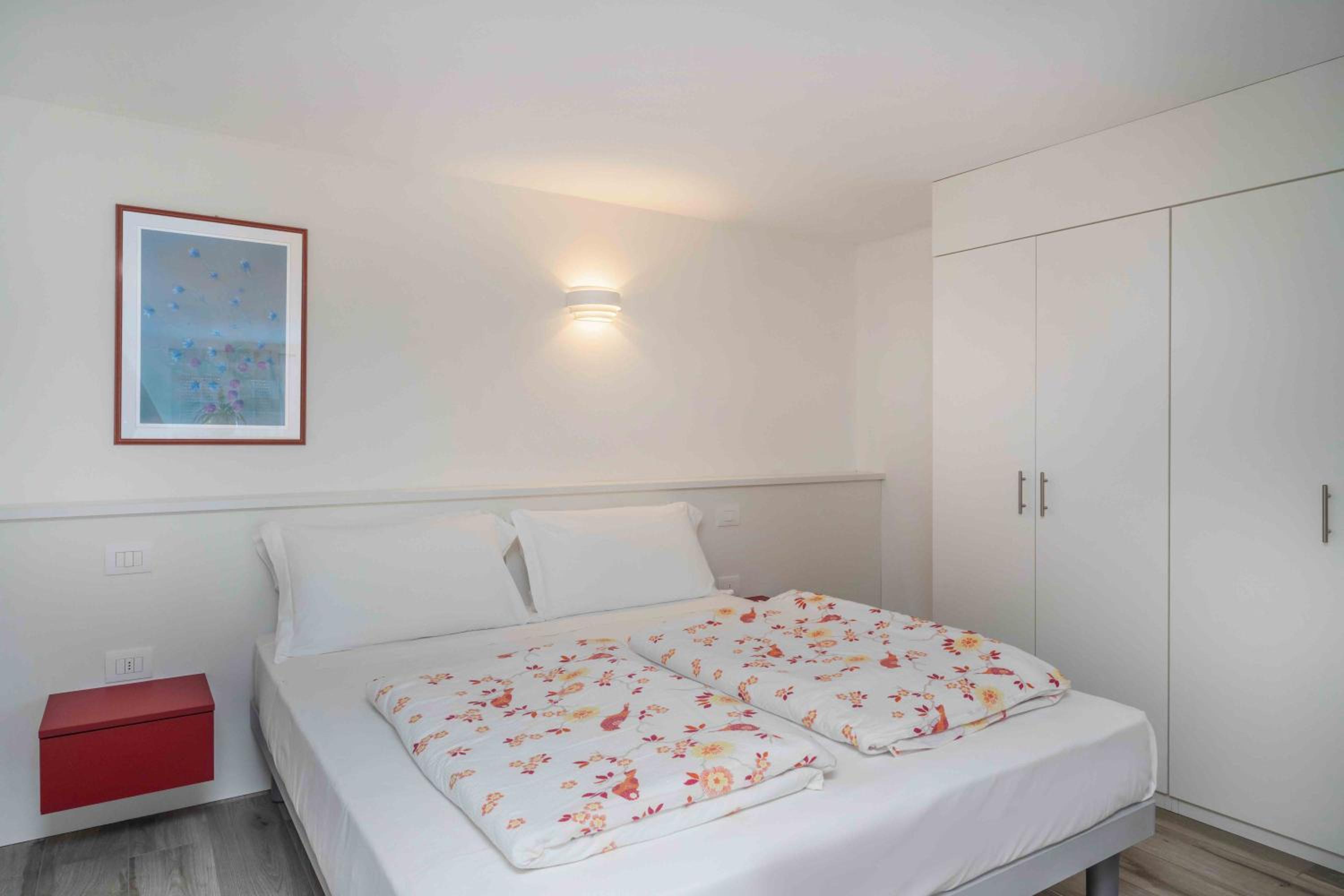 Apartment - Split Level - Photo 4