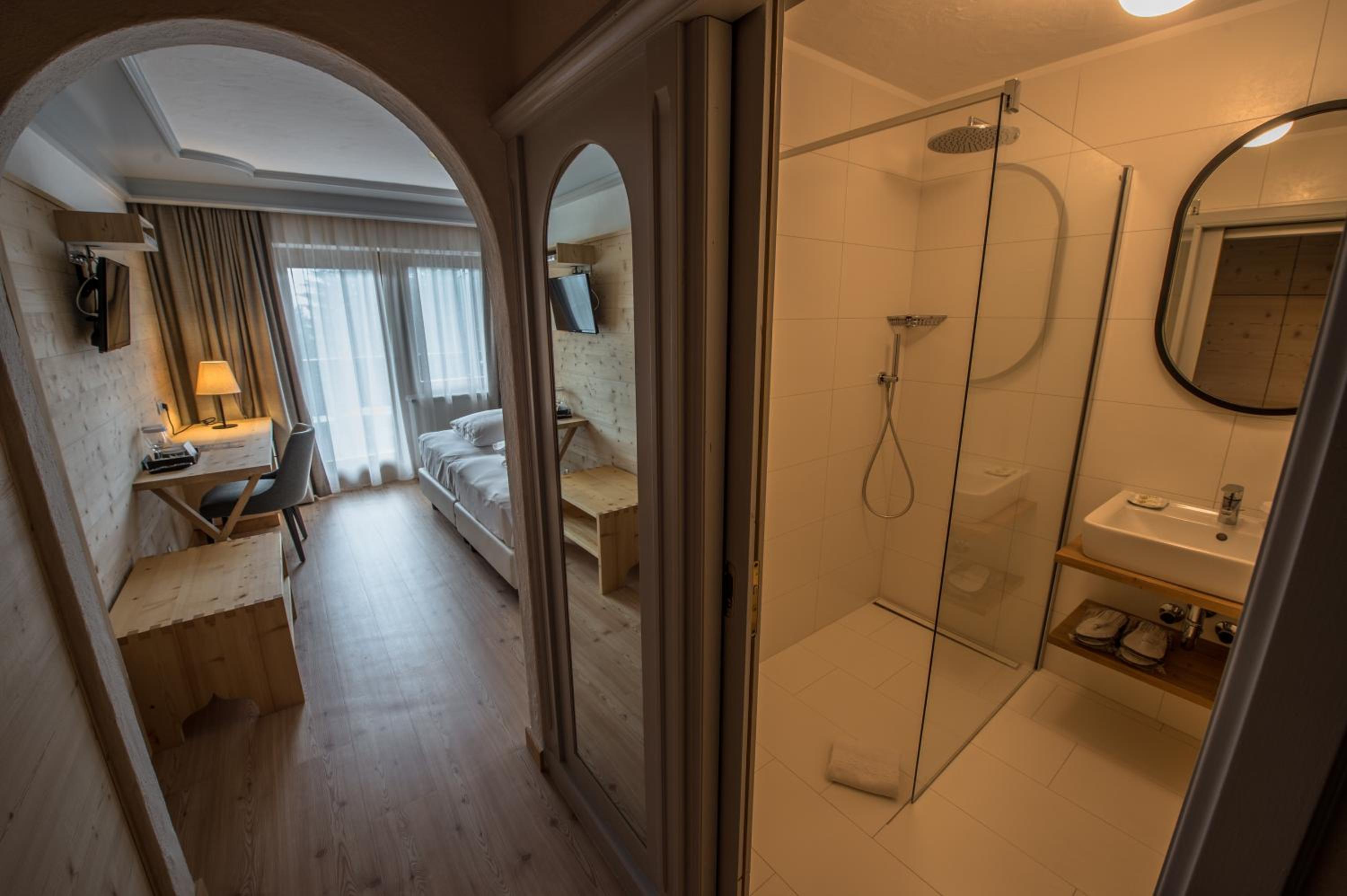 Standard Double or Twin Room - Photo 1