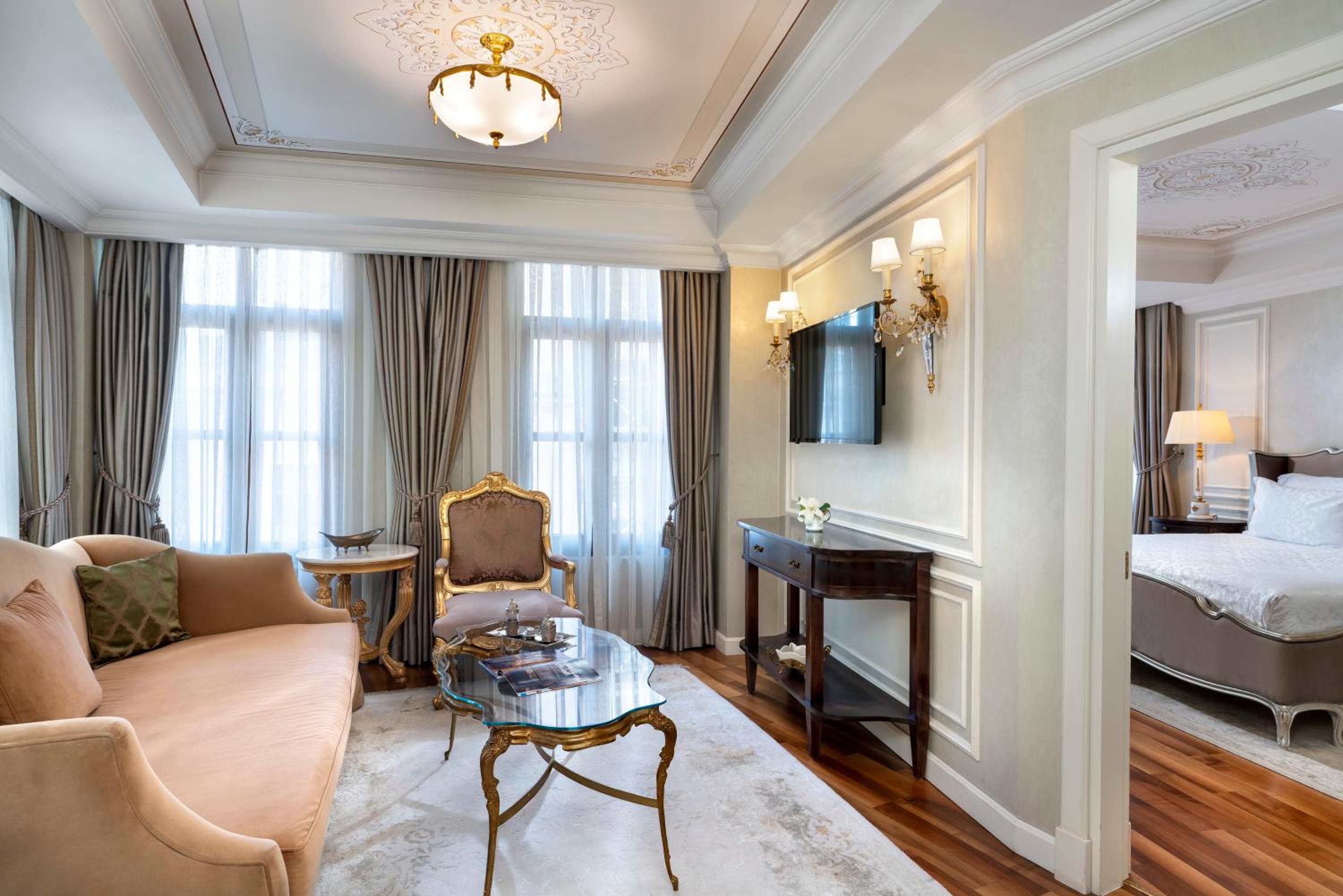 Junior Suite With Pera View