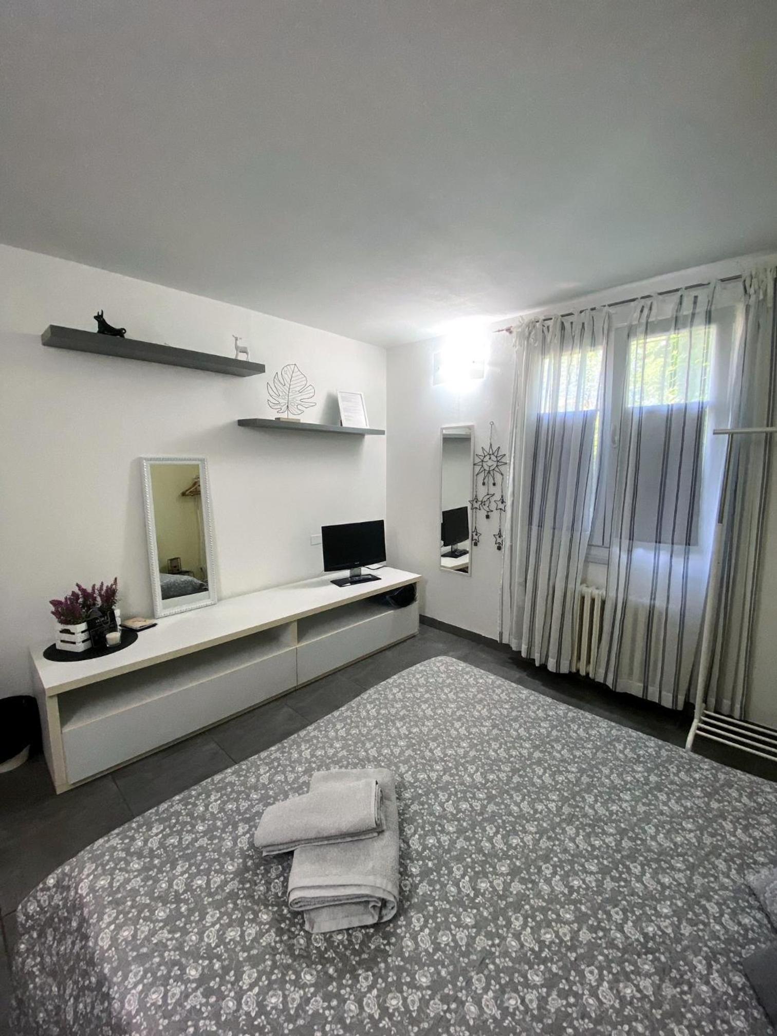 Double Room - Photo 10