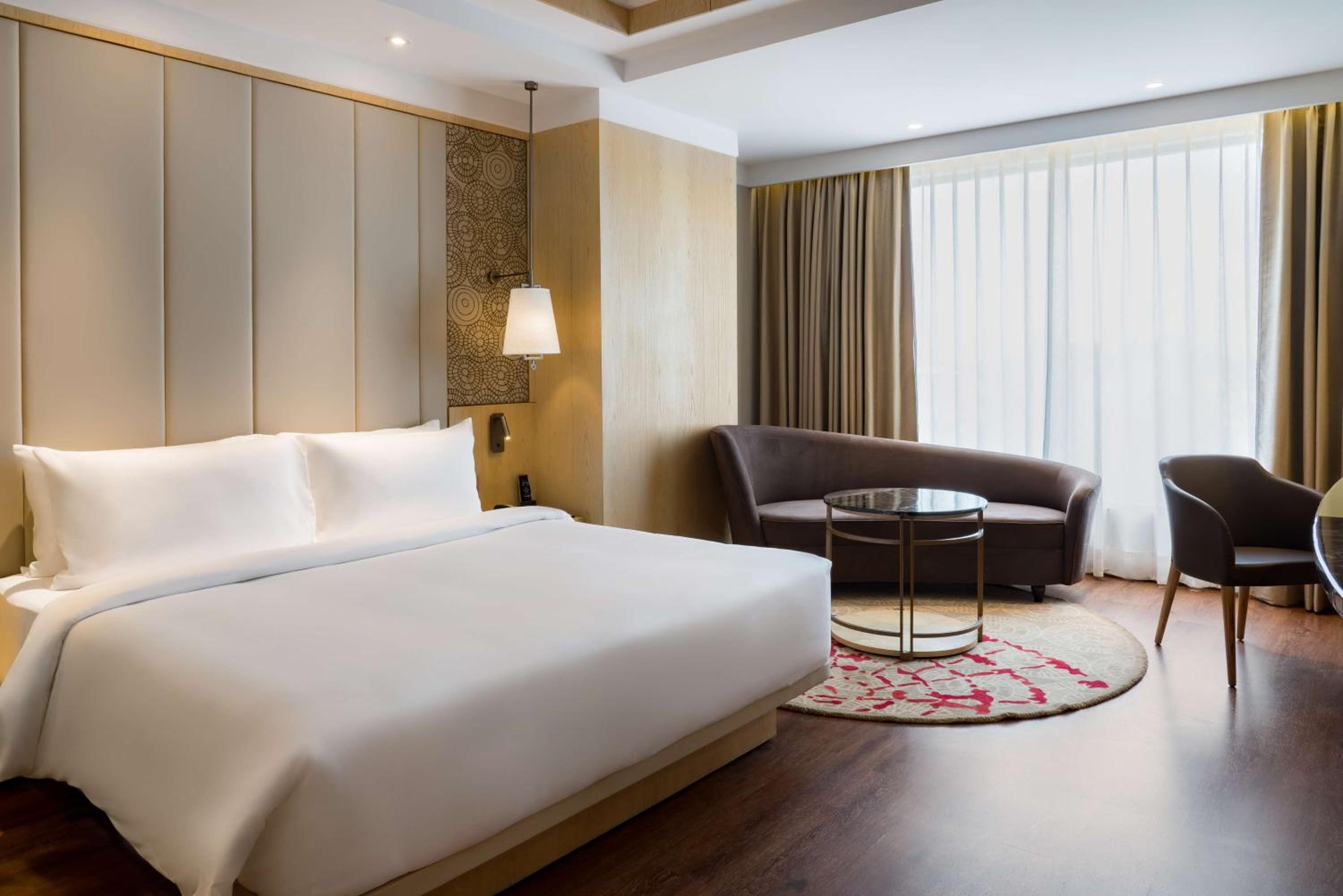 Executive Suite - Photo 9
