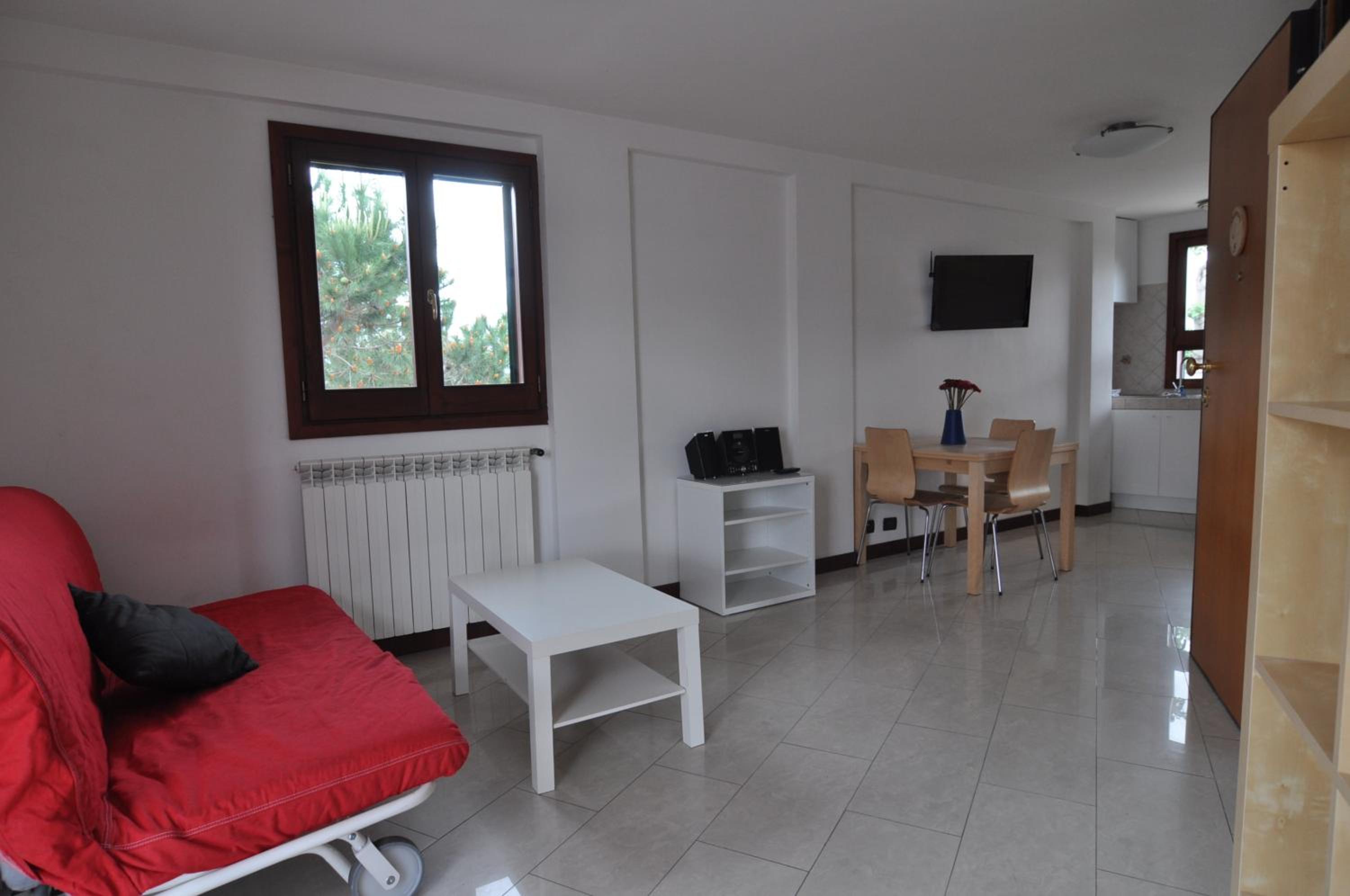 One-Bedroom Apartment with Terrace photo 2