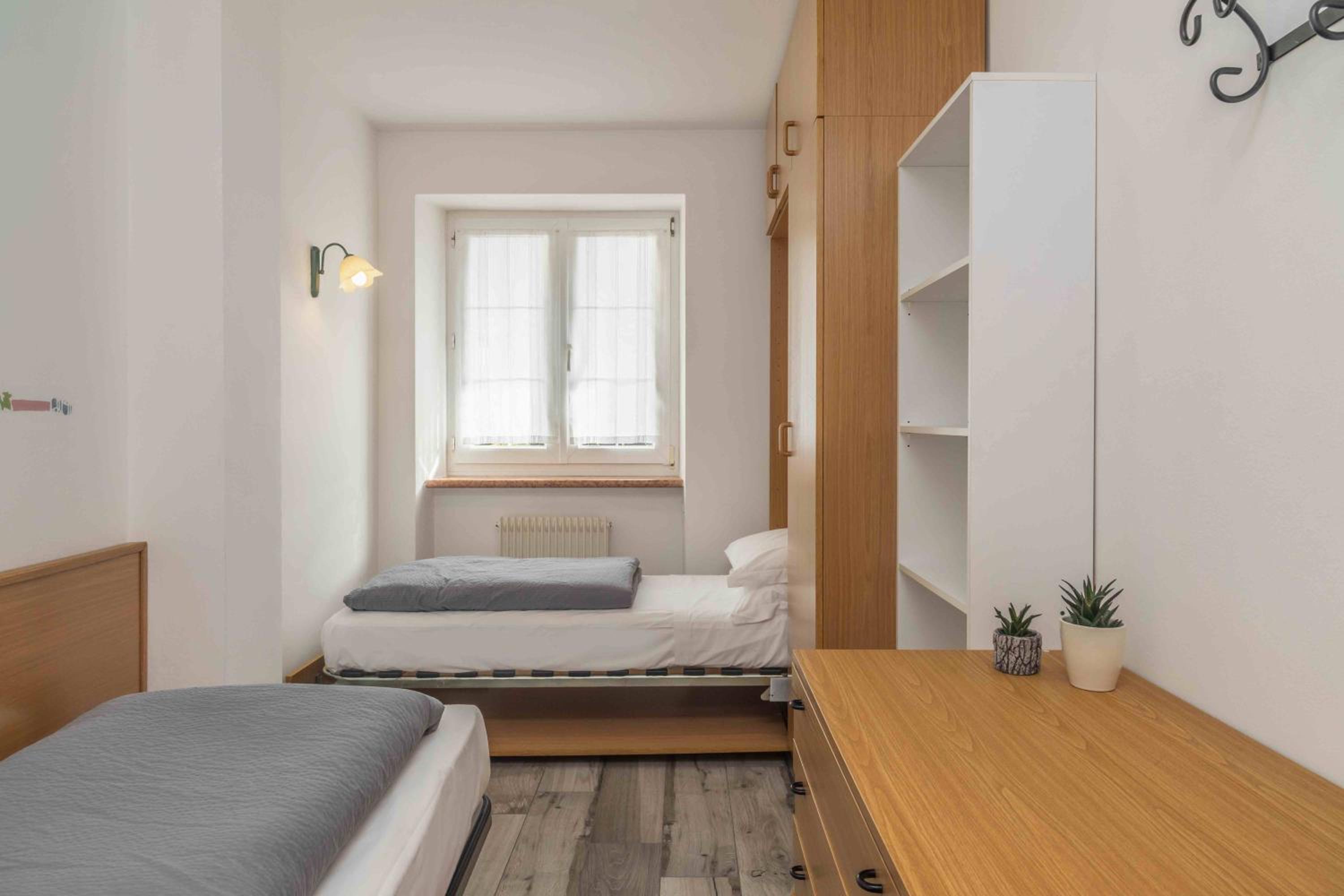 Apartment with Balcony - Photo 6