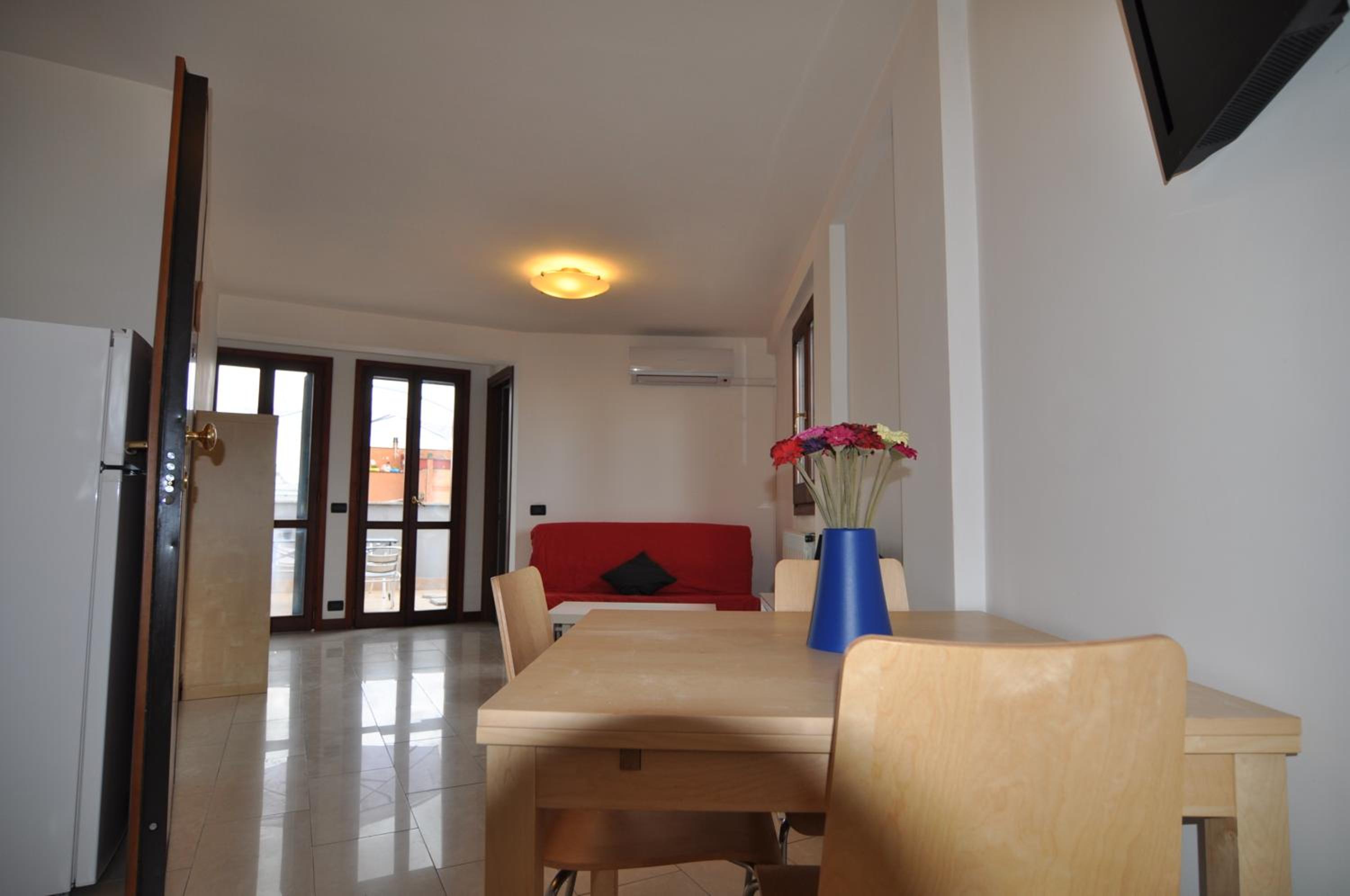 One-Bedroom Apartment with Terrace photo 3