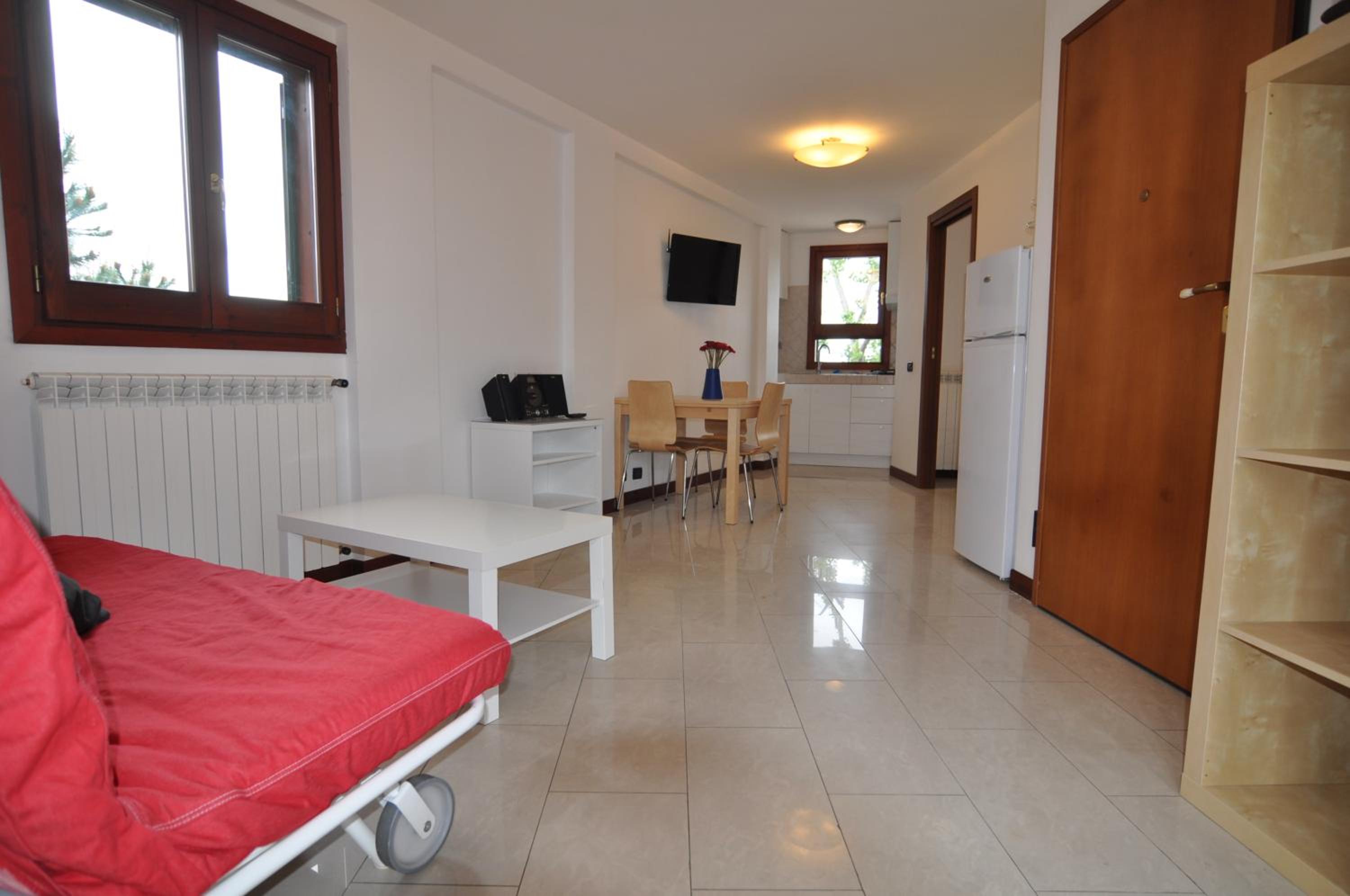 One-Bedroom Apartment with Terrace photo 1