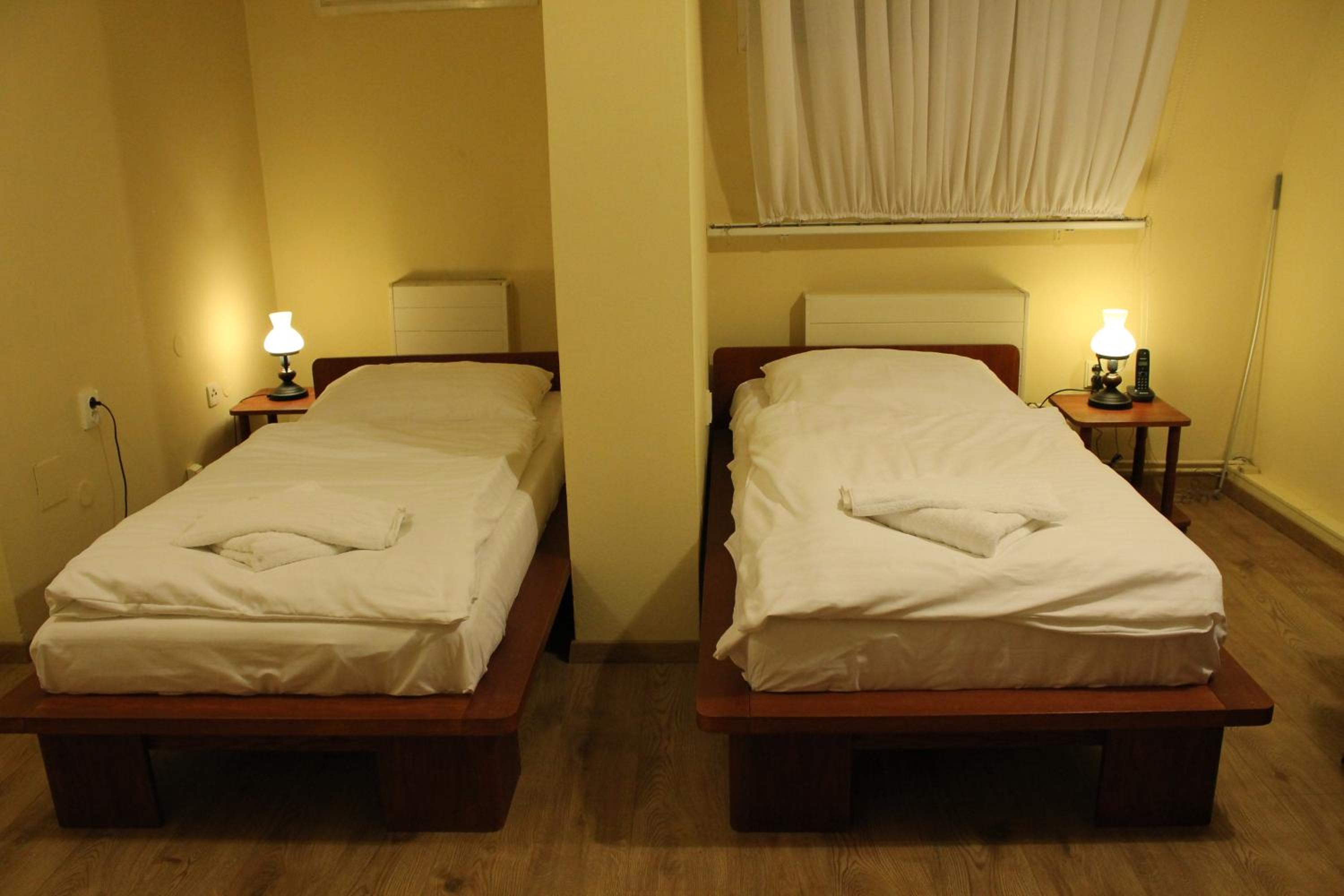 Standard Twin Room - Photo 1