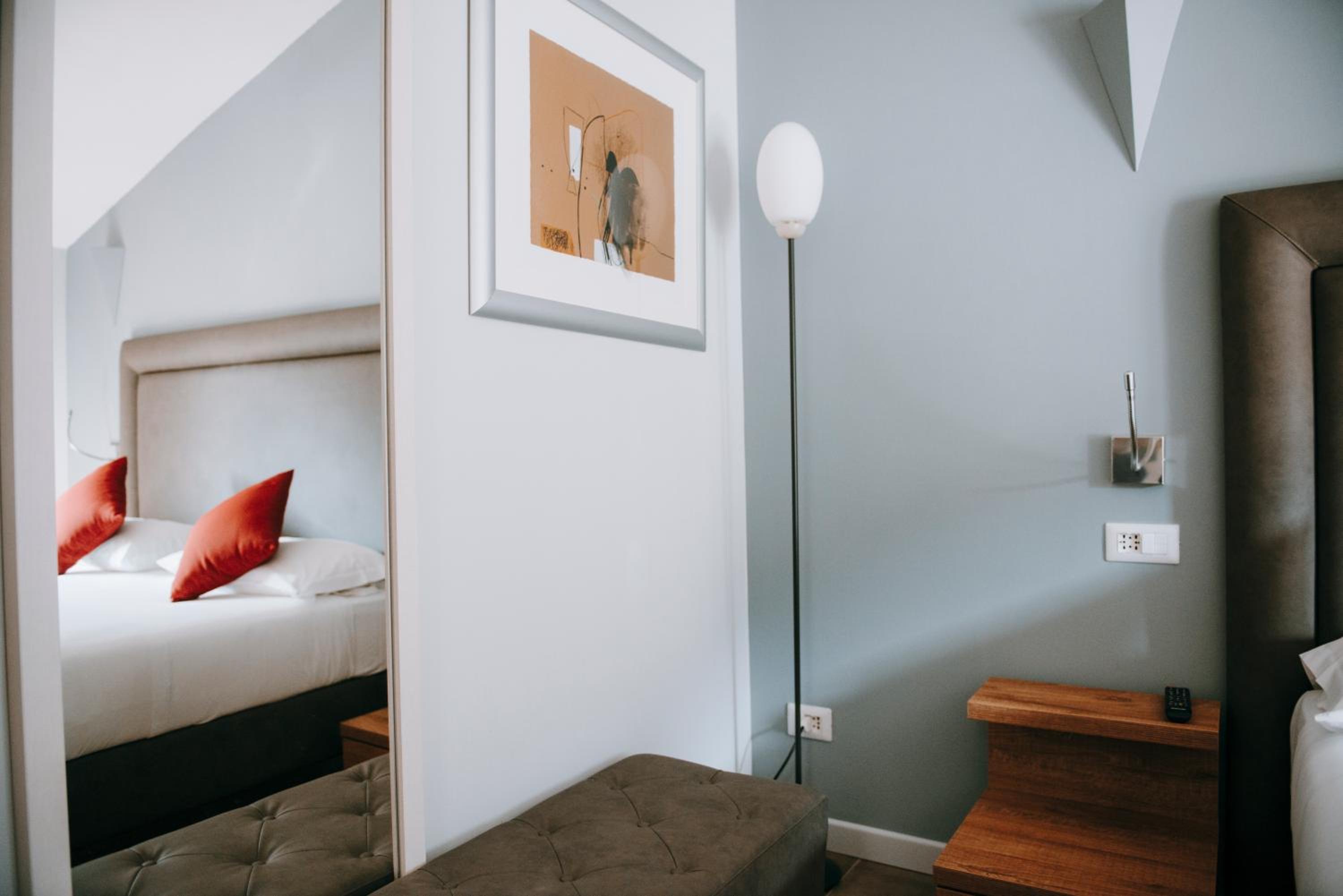 Double Room with Lake View - Photo 48