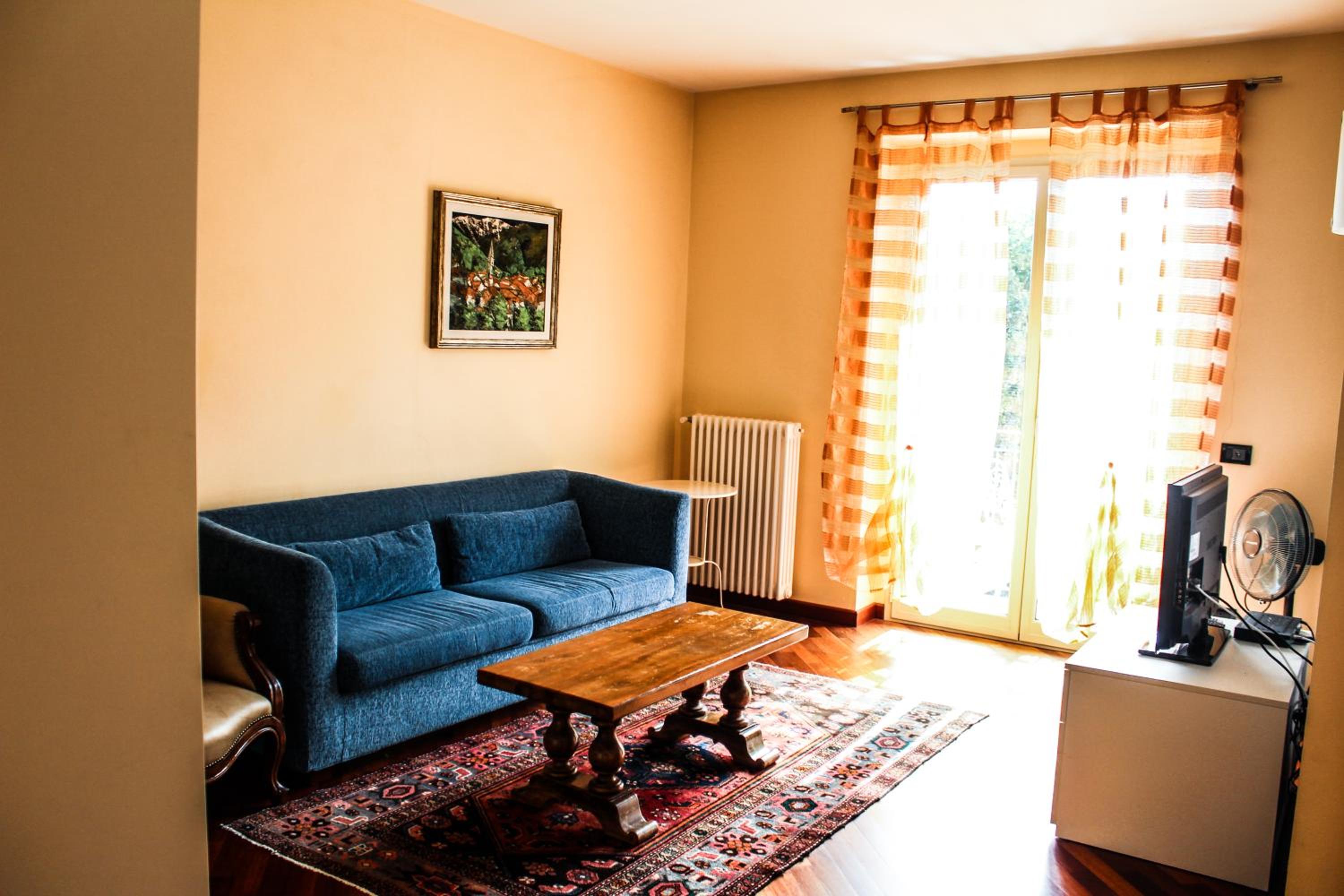 One-Bedroom Apartment with Lake View - Annex - Photo 21